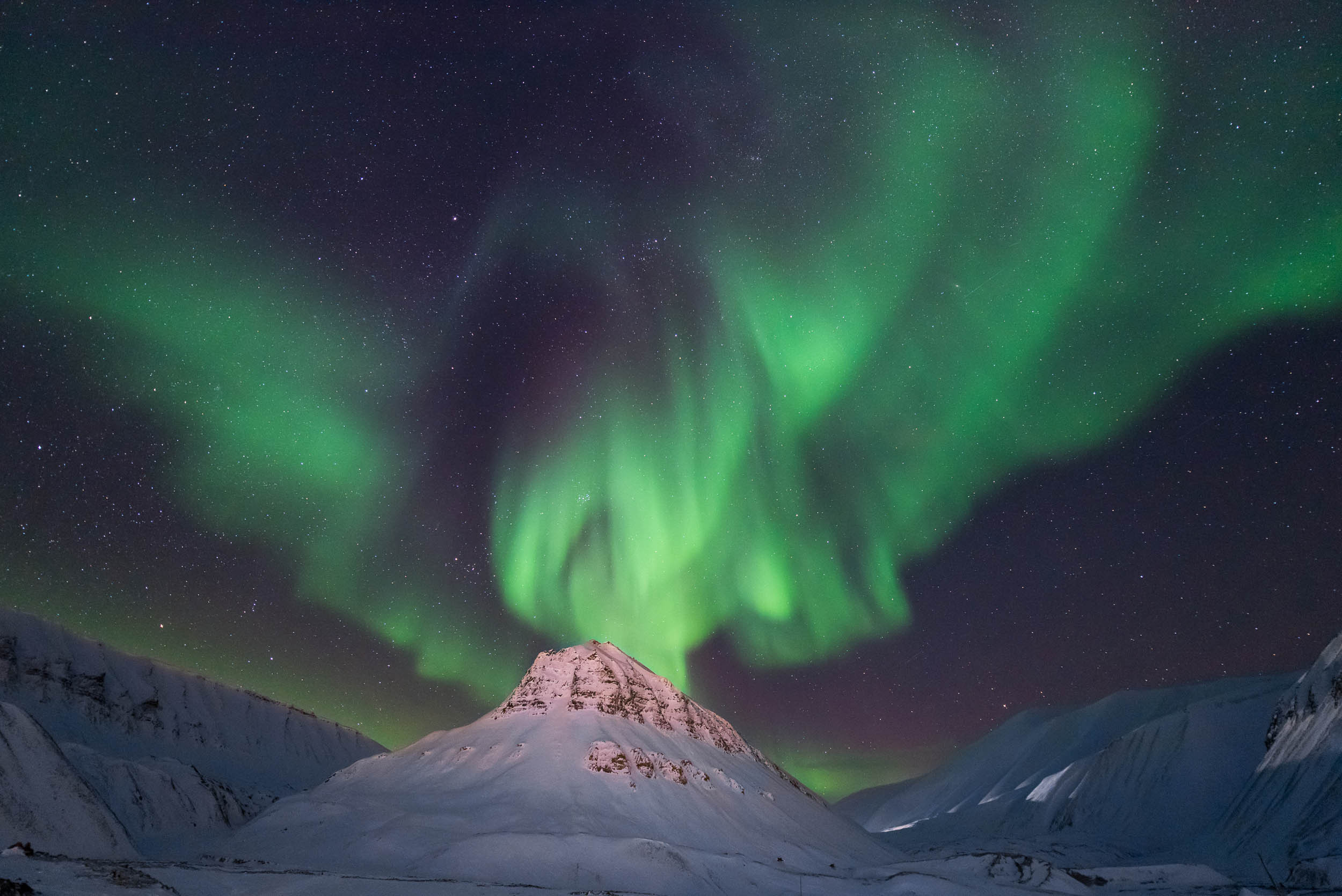 Svalbard. Winter. Night. Family and wedding photographer in Norway Bublik Polina