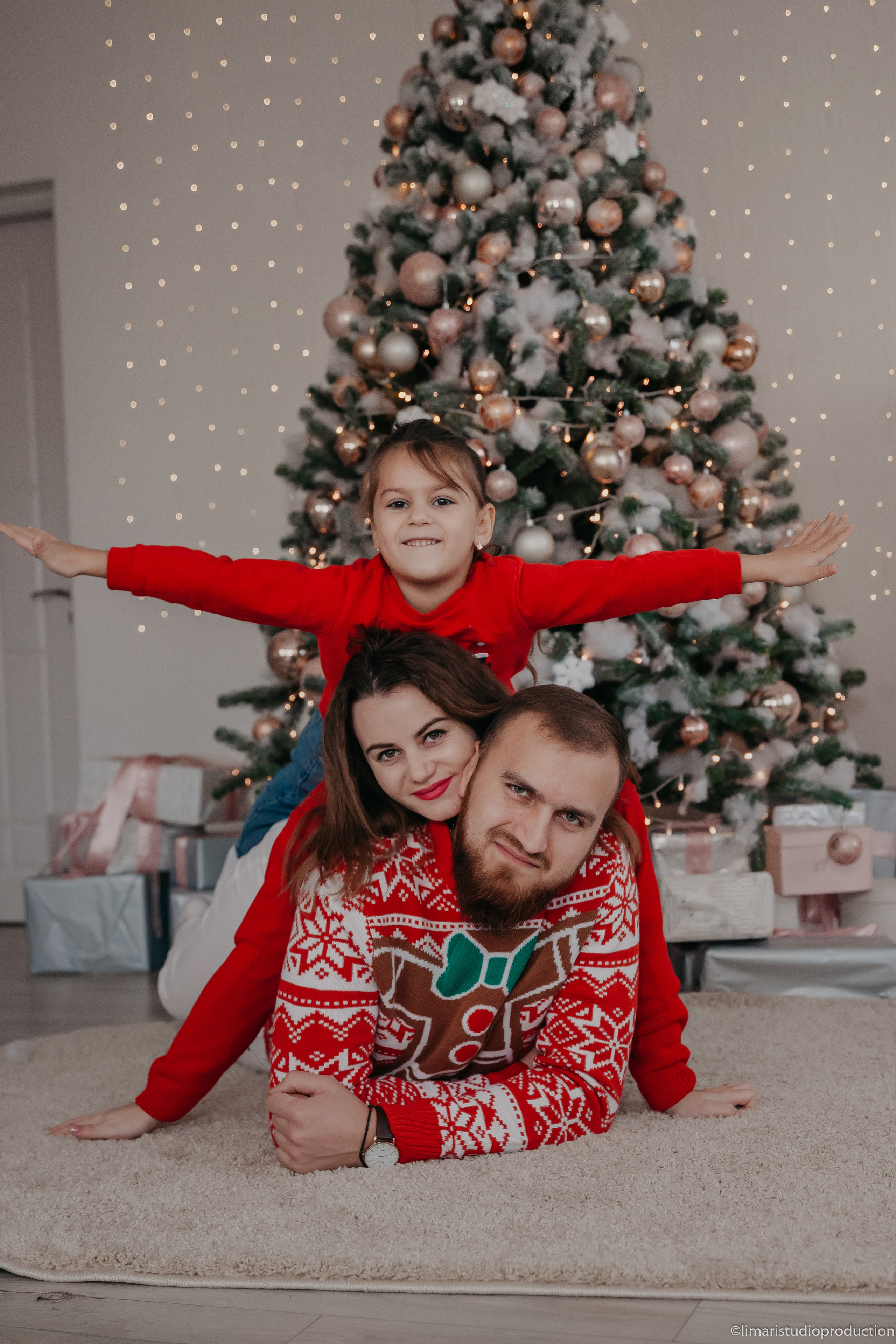 Новый год семьи Карпинеану. Фото видео в молдове