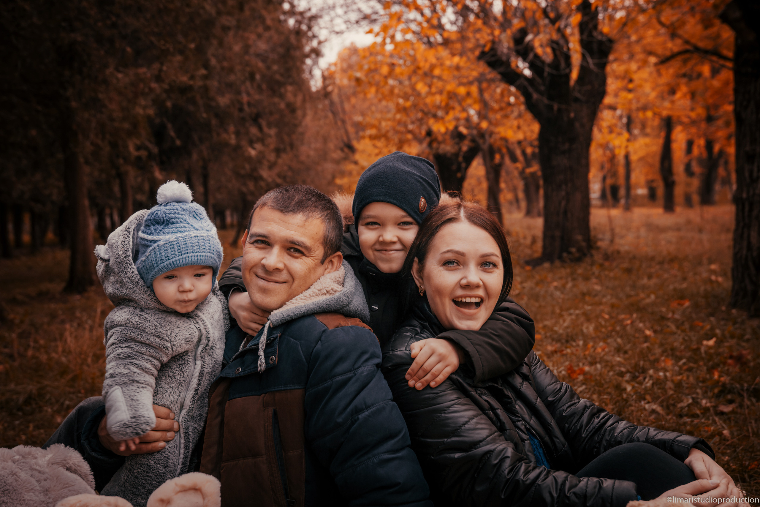 Кирилл, Богдан и их родители). Фото видео в молдове