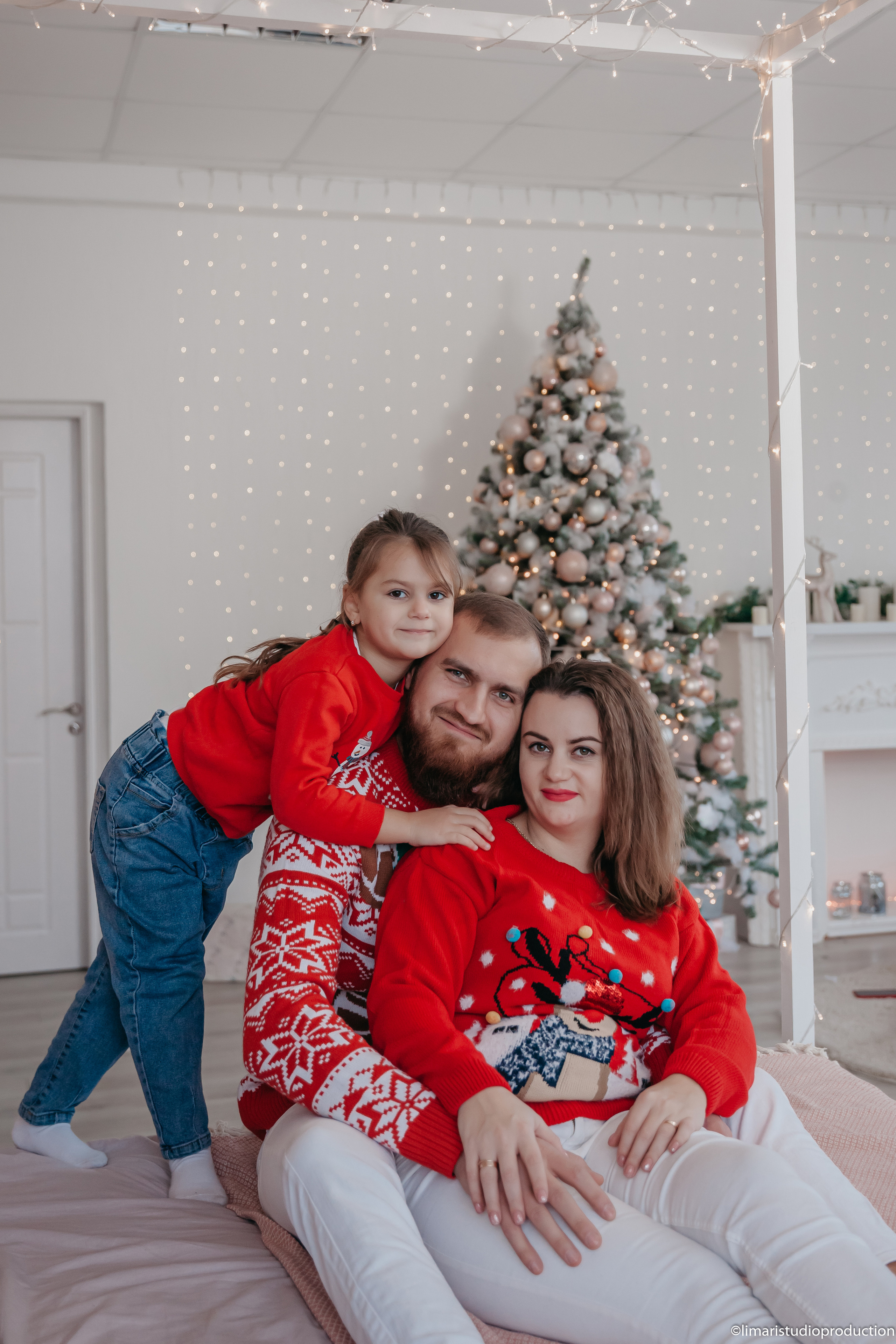 Новый год семьи Карпинеану. Фото видео в молдове