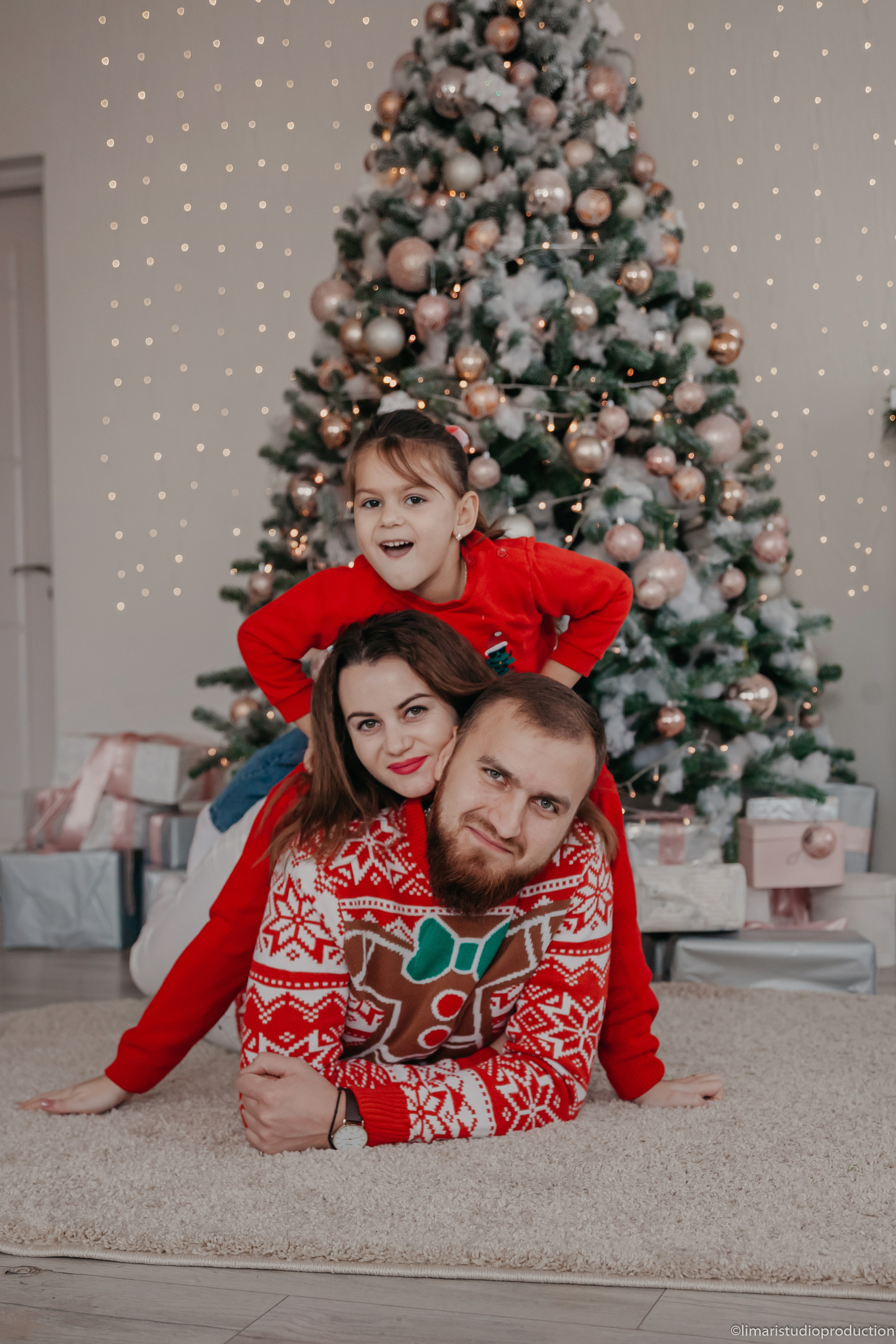 Новый год семьи Карпинеану. Фото видео в молдове