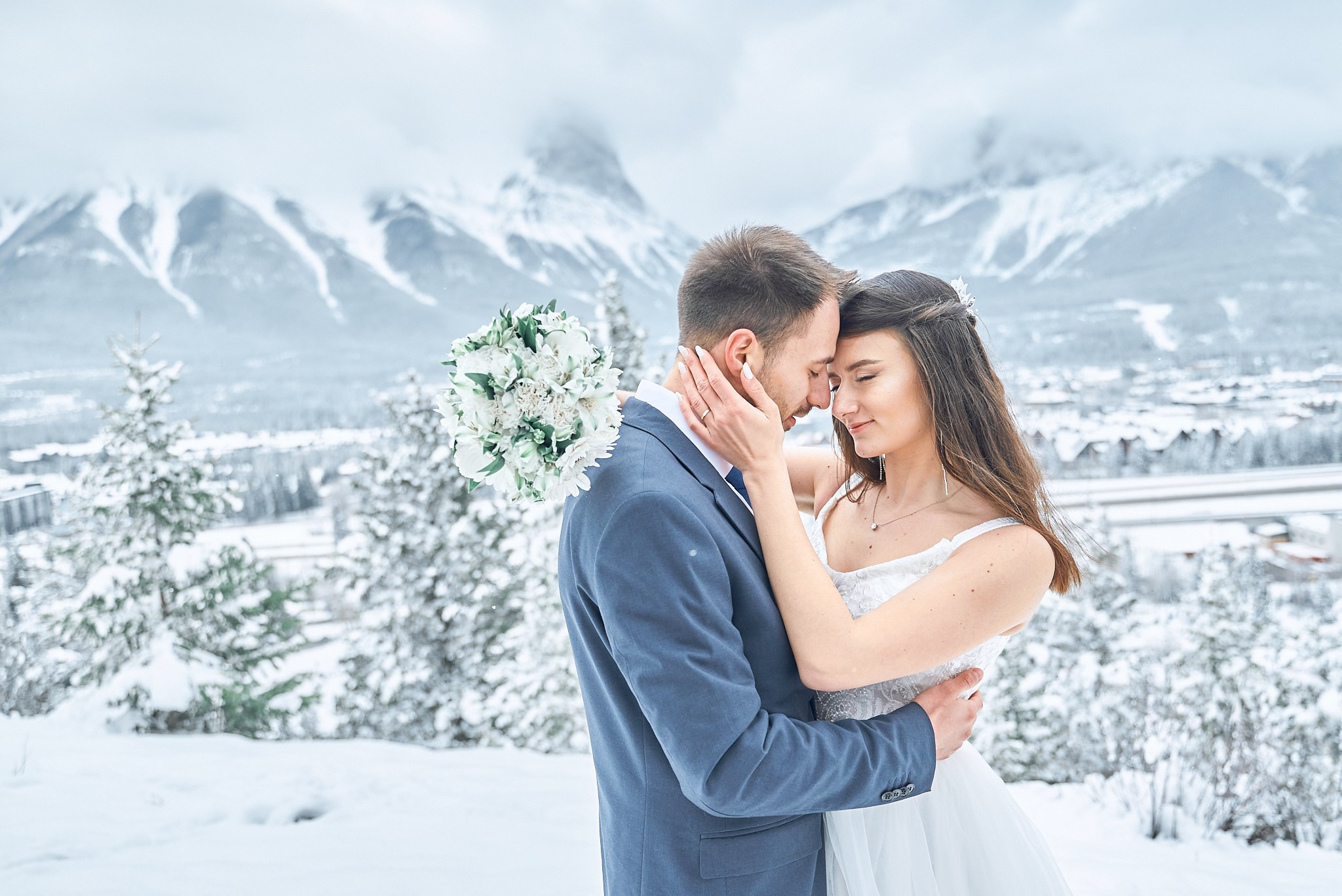 Lil sneak peek from Michael and Anna wedding. Calgary wedding photo and video. Photographer Andrii Bielikov