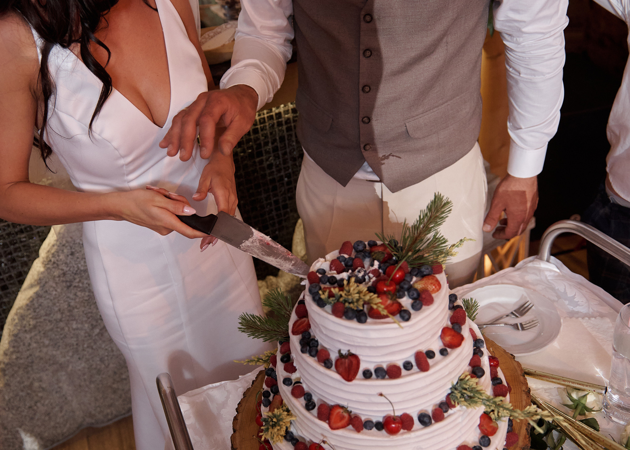 Wedding in mountains. Calgary wedding photo and video. Photographer Andrii Bielikov