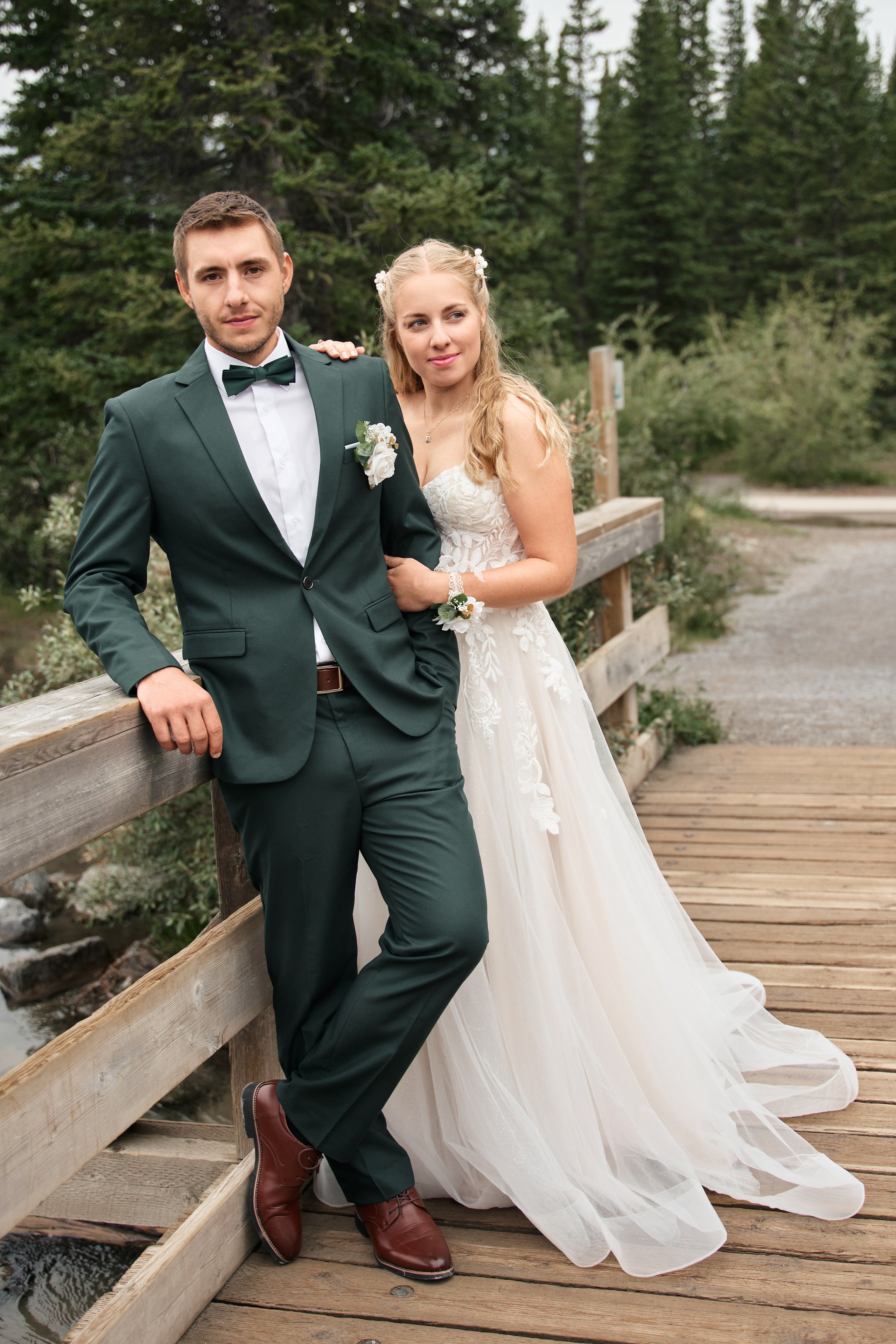 Natalie&Mat. A small, intimate wedding at Forgetmenot Lake, Kananaskis Park. Calgary wedding photo and video. Photographer Andrii Bielikov