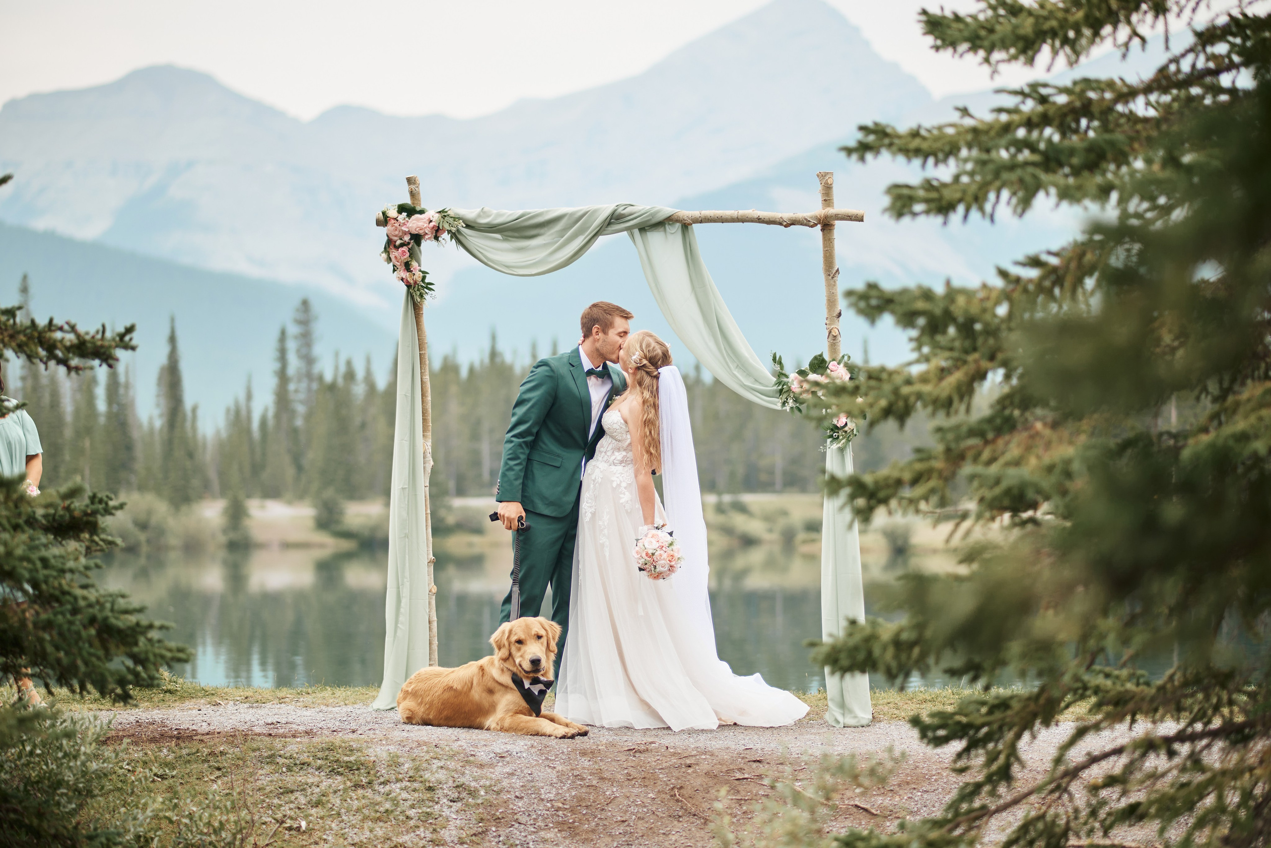 Natalie&Mat. A small, intimate wedding at Forgetmenot Lake, Kananaskis Park. Calgary wedding photo and video. Photographer Andrii Bielikov