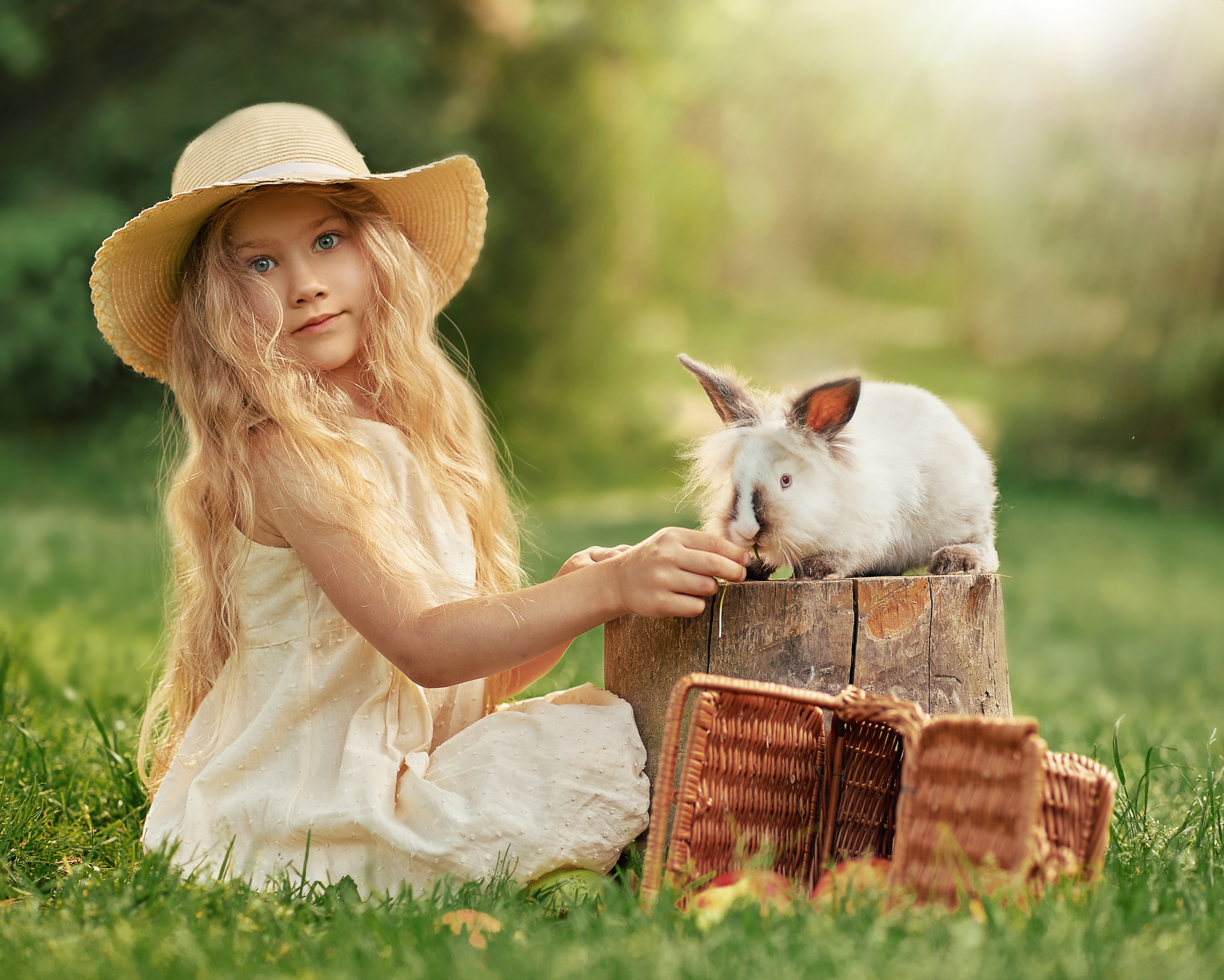 Family photo shoot. Calgary wedding photo and video. Photographer Andrii Bielikov