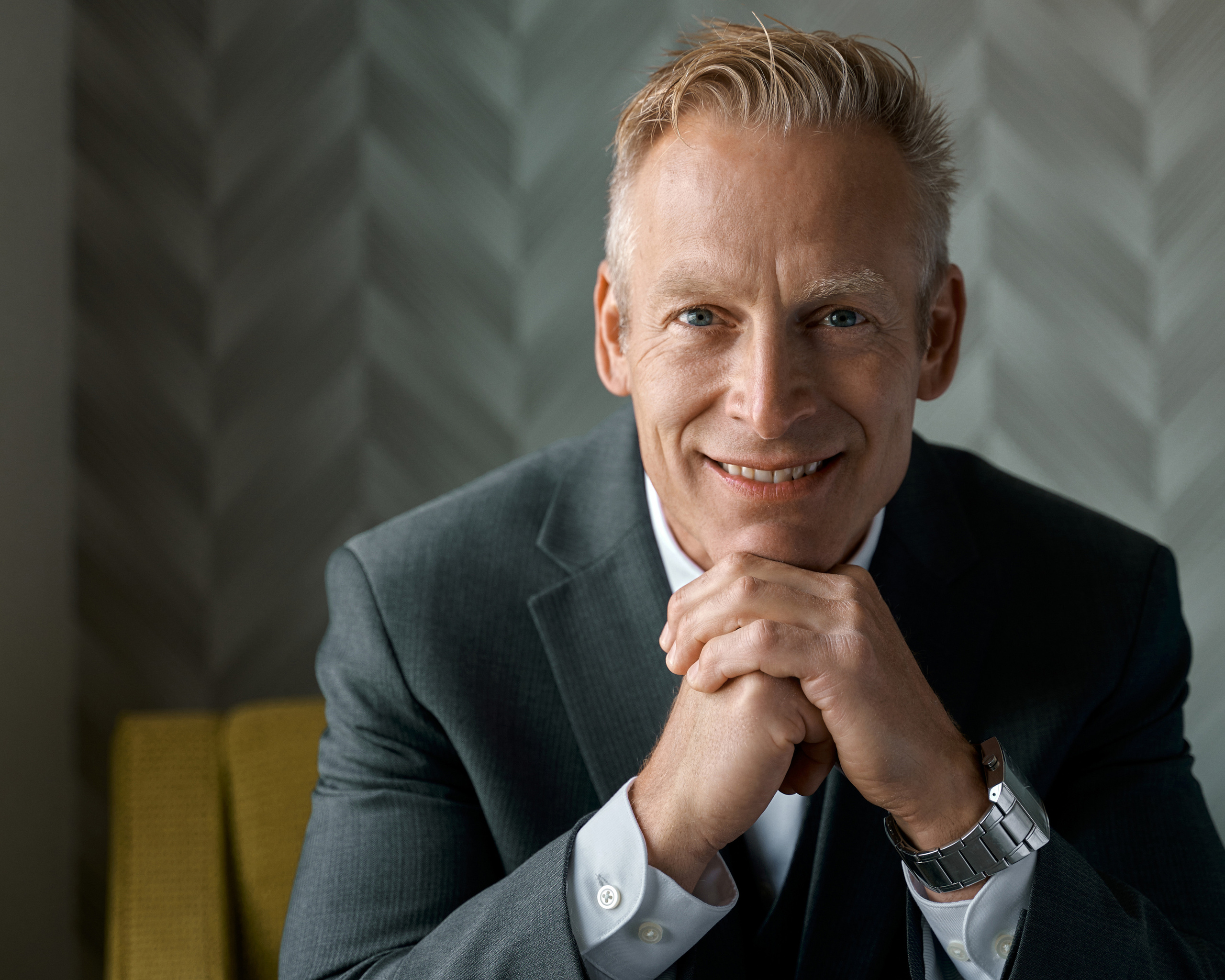 Wedding in Calgary Heritage park. Calgary wedding photo and video. Photographer Andrii Bielikov