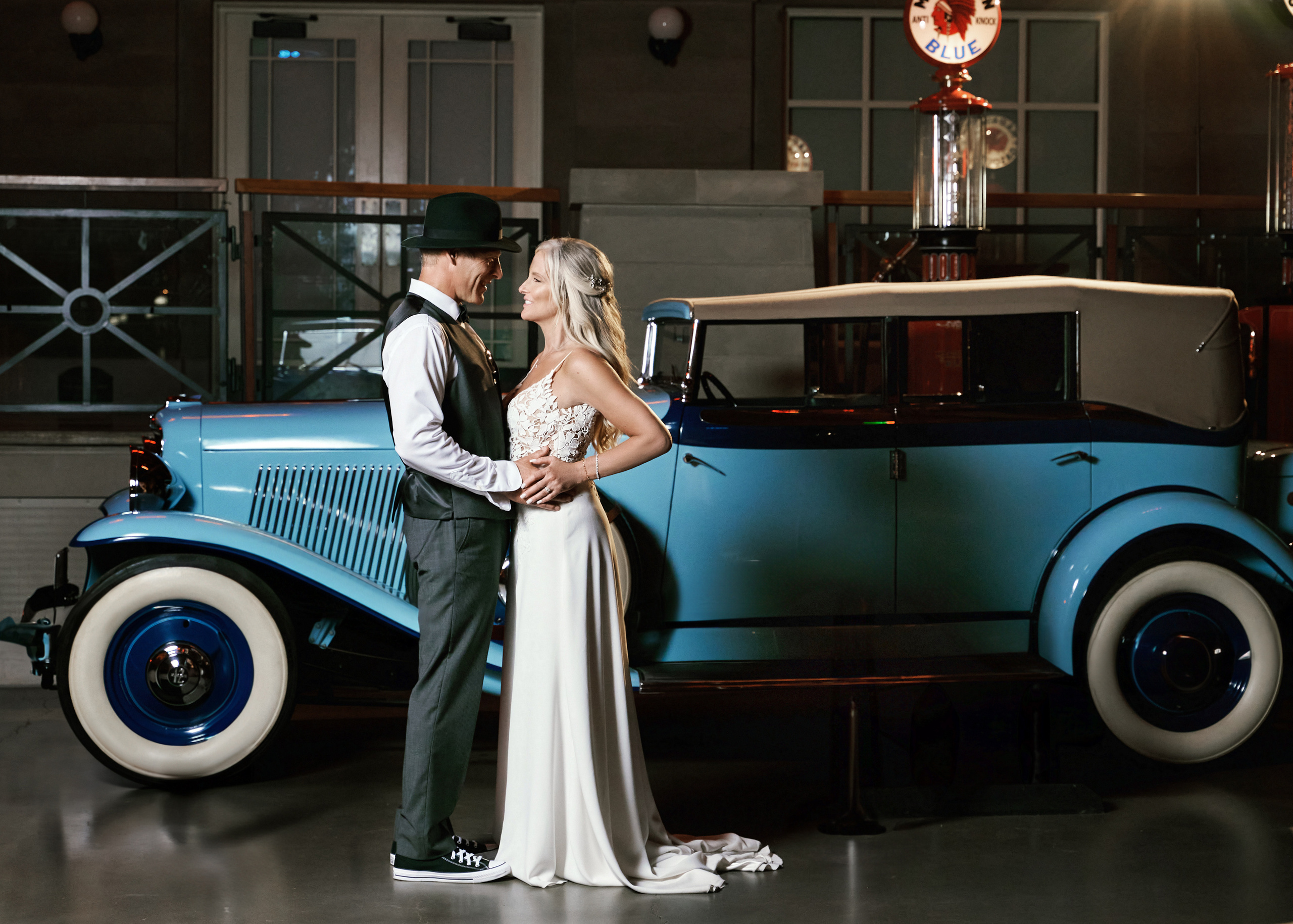 Wedding in Calgary Heritage park. Calgary wedding photo and video. Photographer Andrii Bielikov