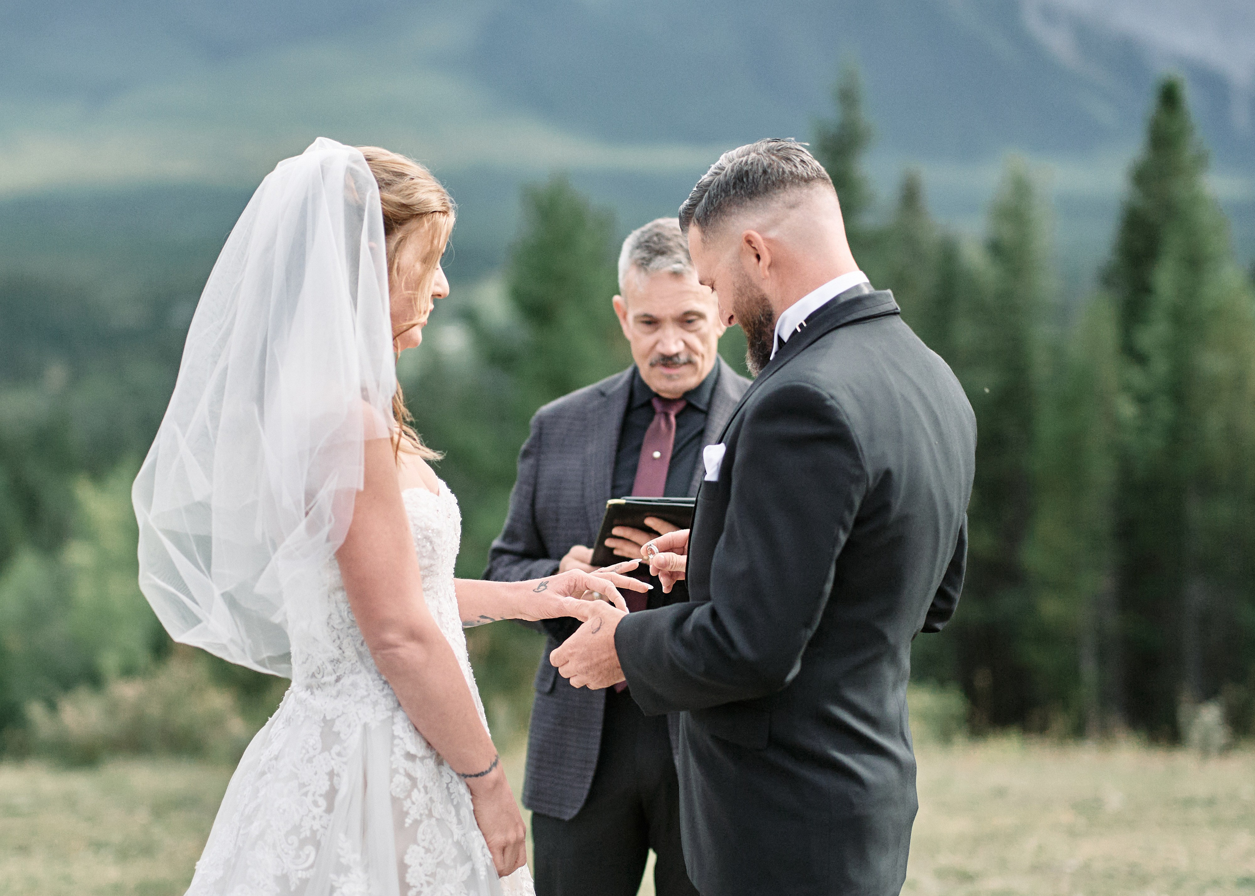 Benjamin&Courtney. Wedding in Kananaskis Park. Calgary wedding photo and video. Photographer Andrii Bielikov