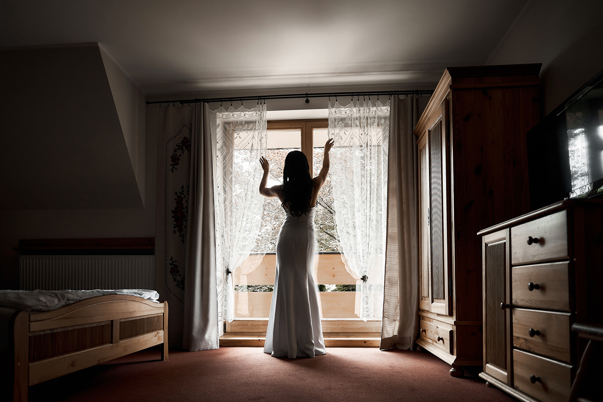 Wedding in mountains. Calgary wedding photo and video. Photographer Andrii Bielikov