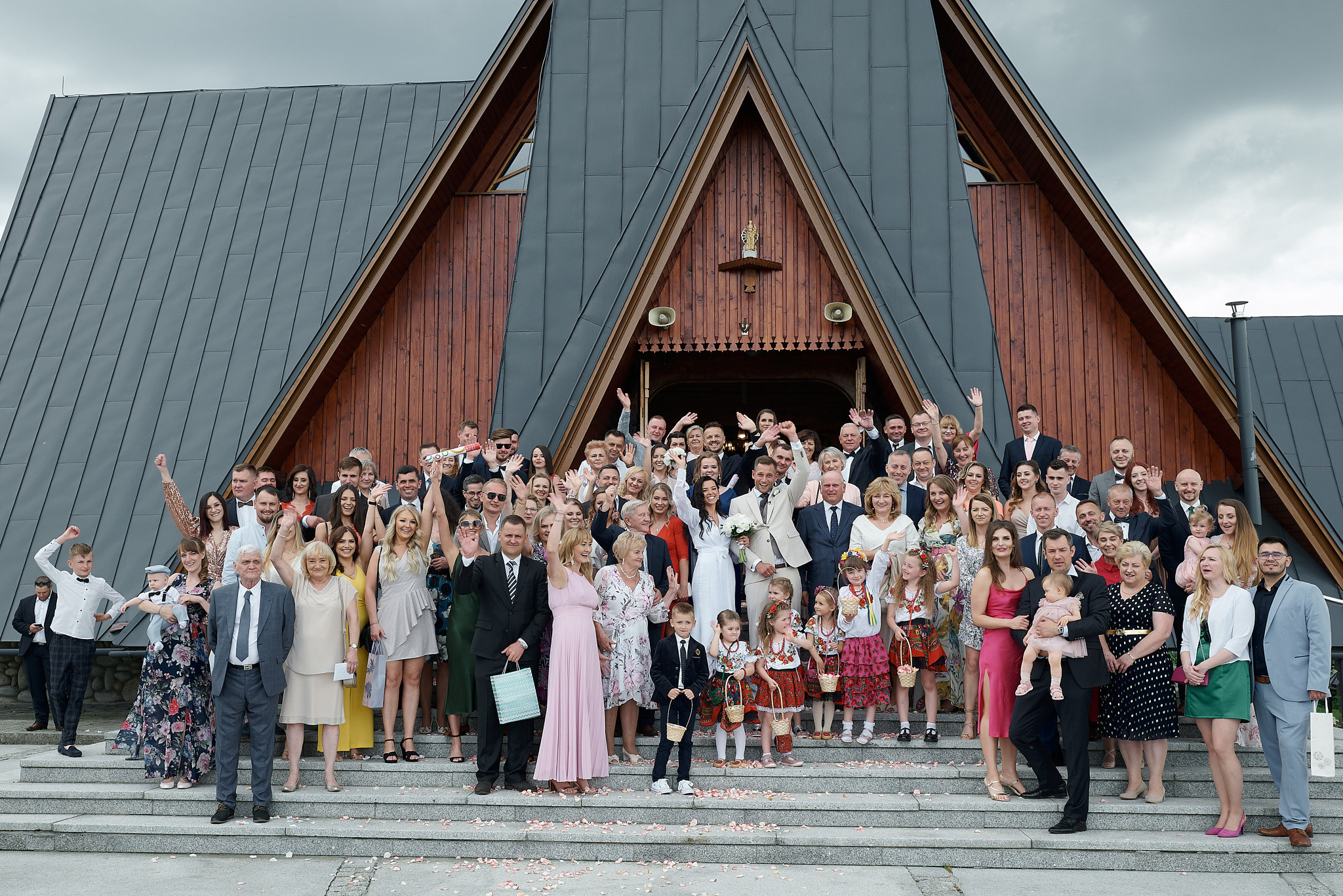 Wedding in mountains. Calgary wedding photo and video. Photographer Andrii Bielikov