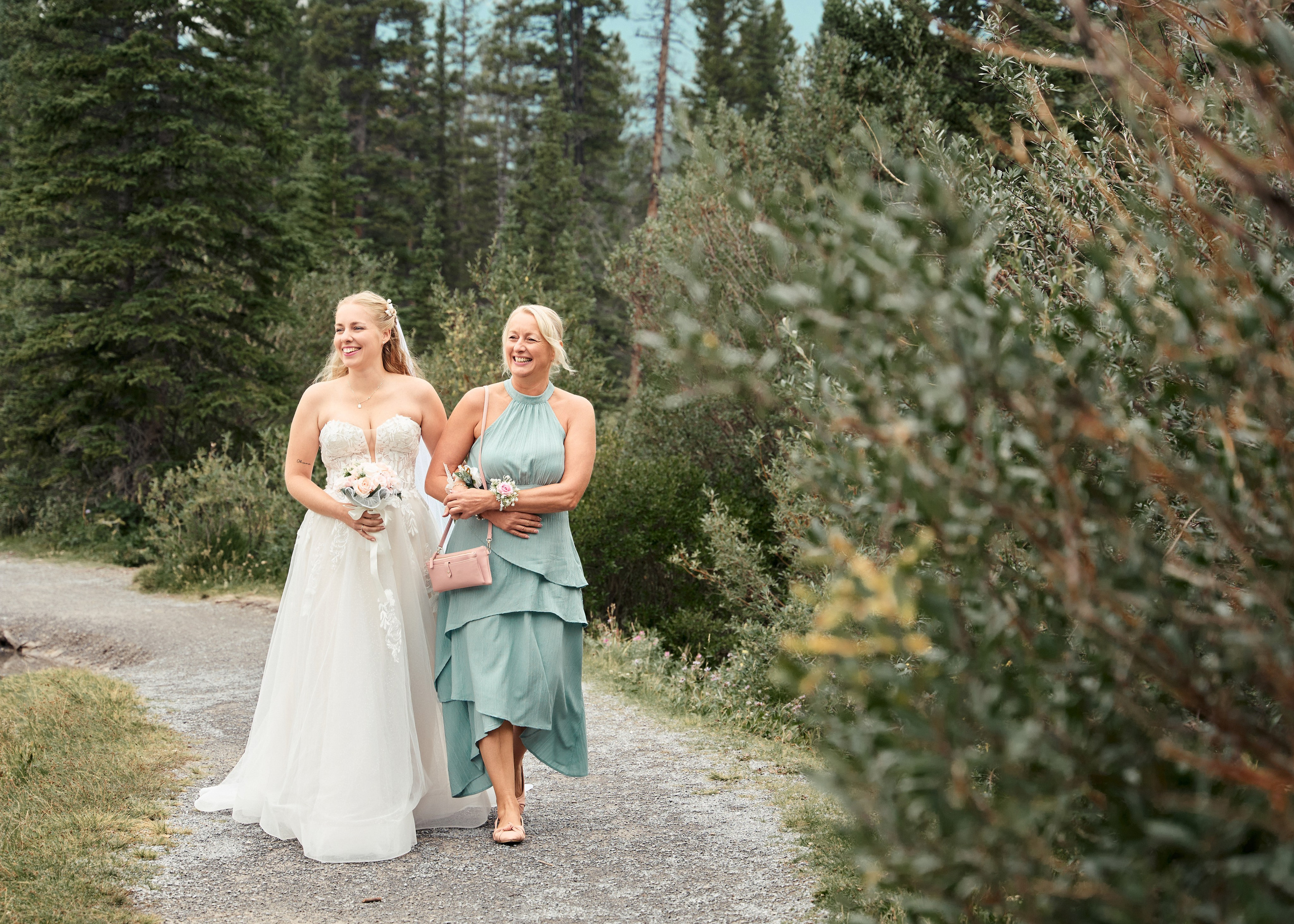 Natalie&Mat. A small, intimate wedding at Forgetmenot Lake, Kananaskis Park. Calgary wedding photo and video. Photographer Andrii Bielikov