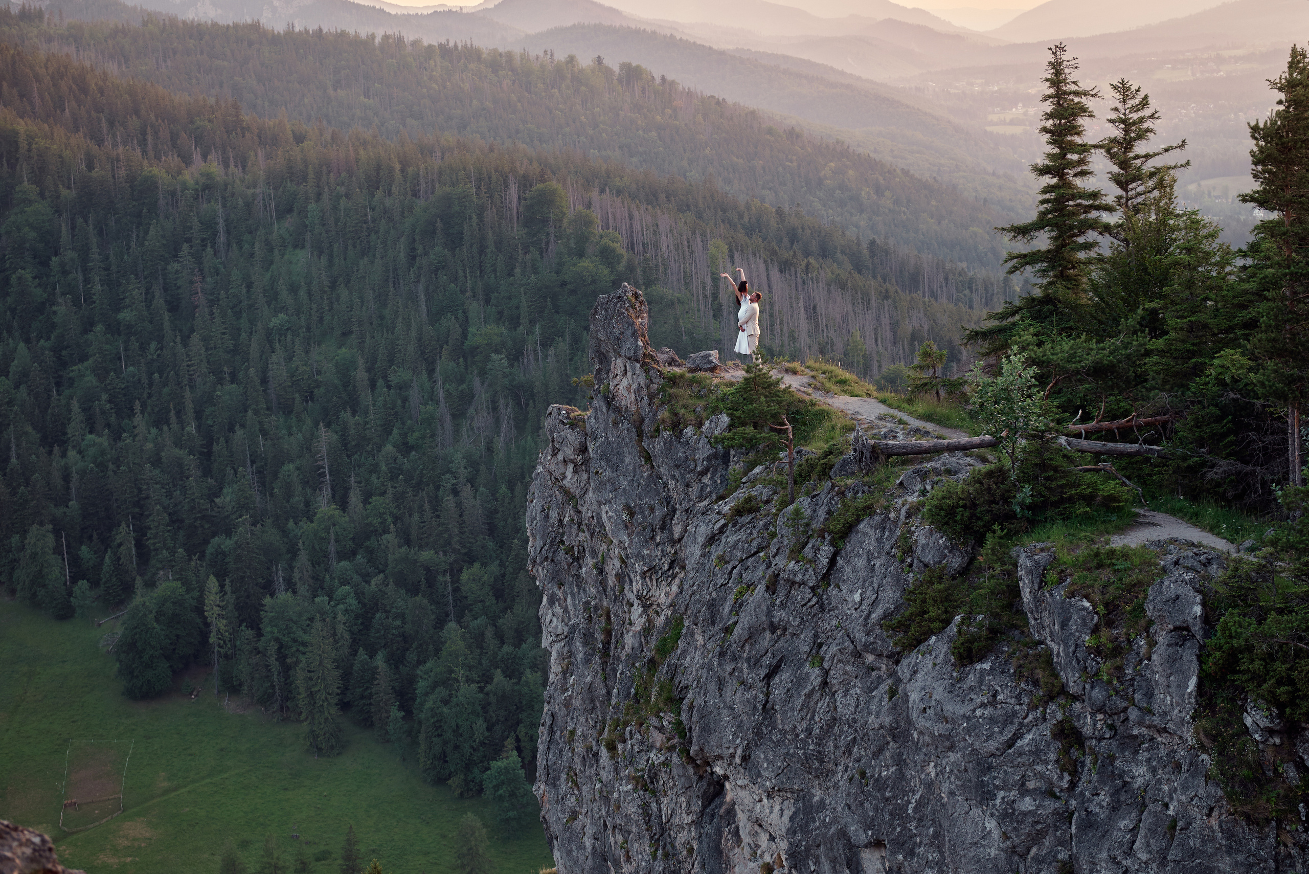 Weddings. Calgary wedding photo and video. Photographer Andrii Bielikov