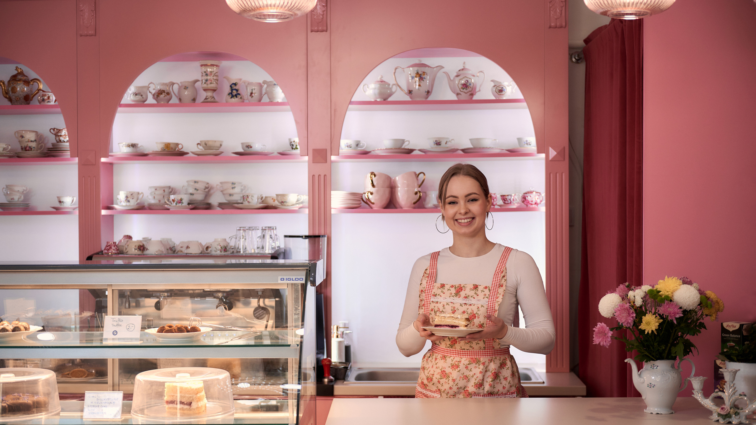 Photoshoot for content. Calgary wedding photo and video. Photographer Andrii Bielikov