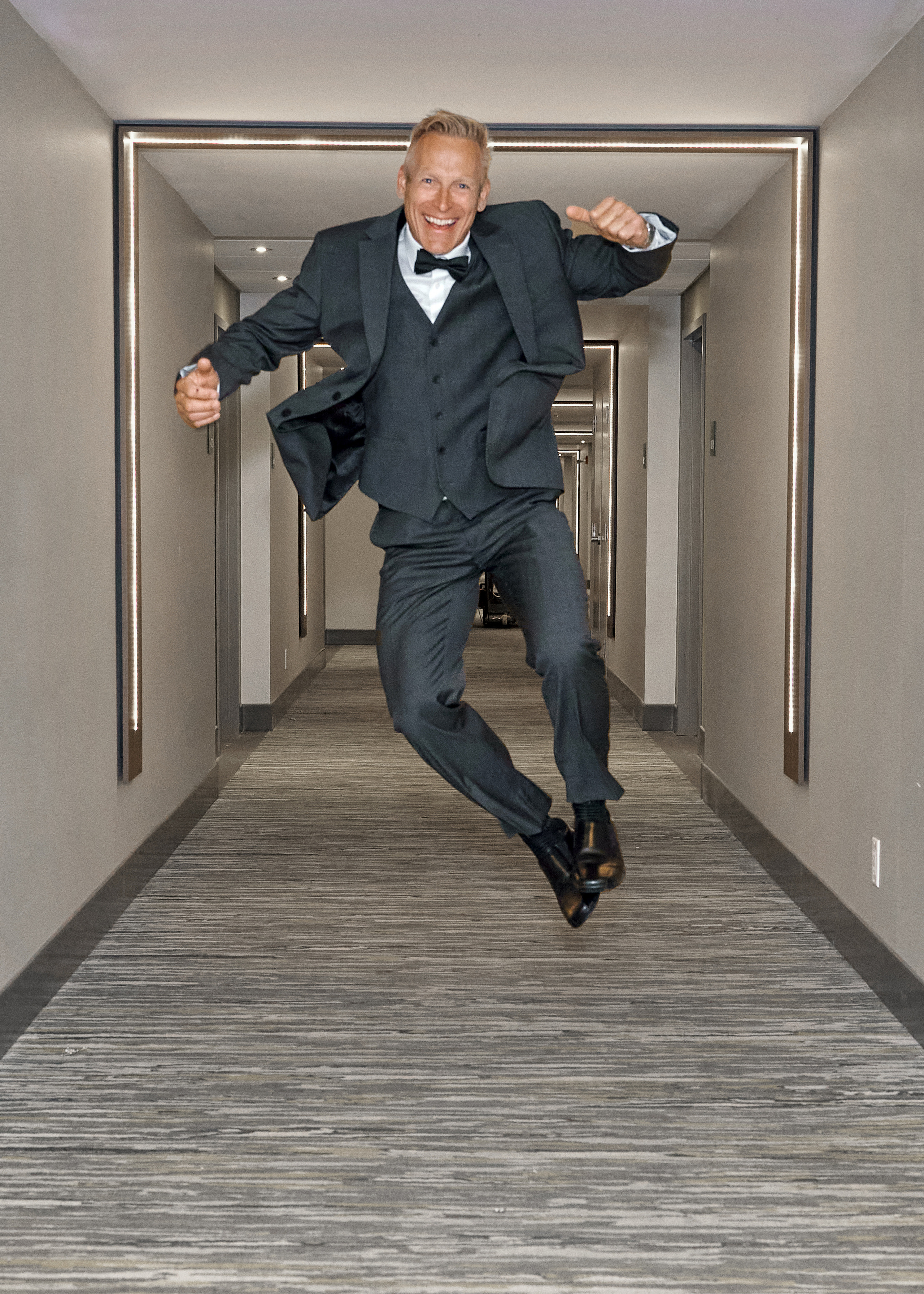 Wedding in Calgary Heritage park. Calgary wedding photo and video. Photographer Andrii Bielikov