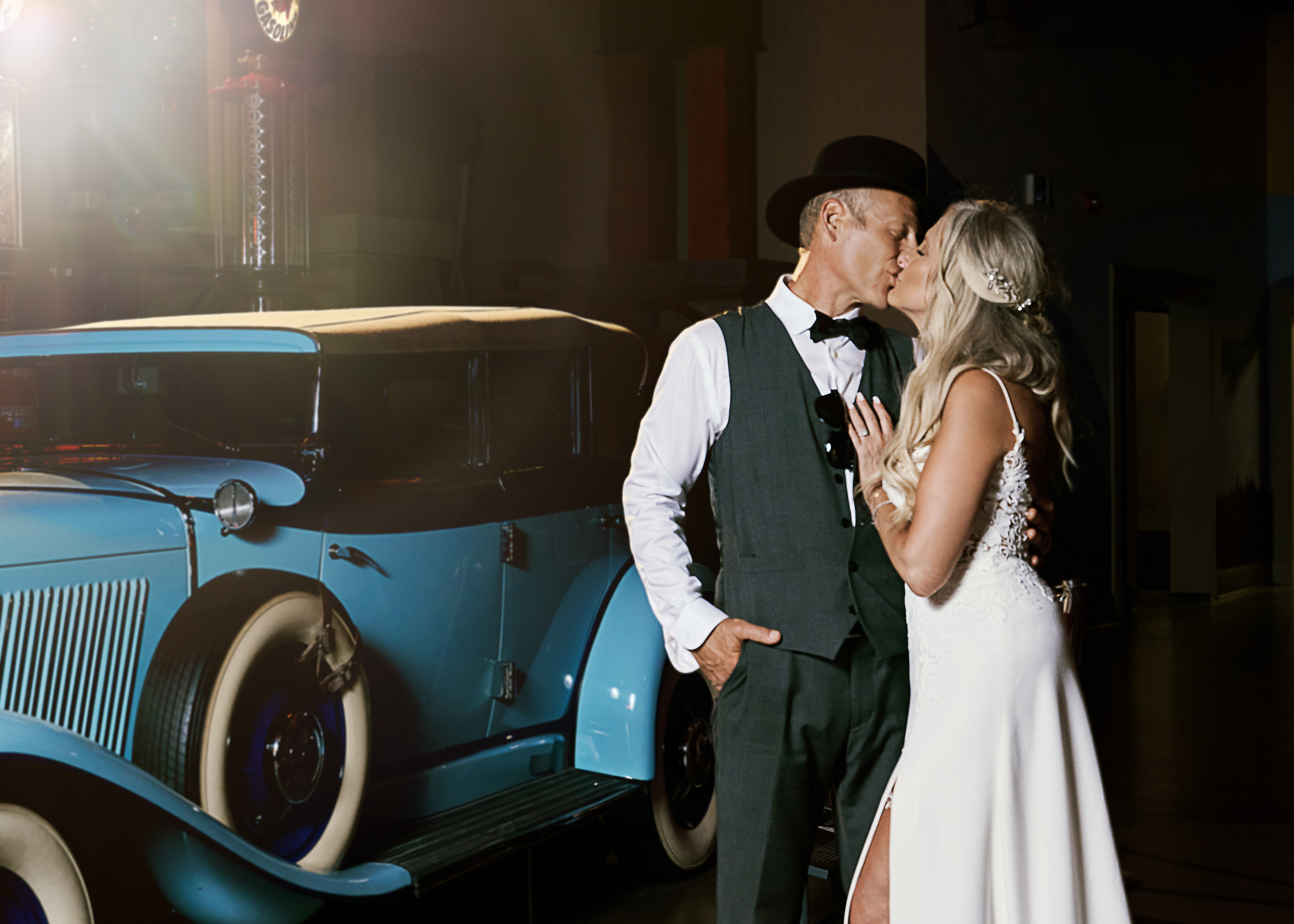 Wedding in Calgary Heritage park. Calgary wedding photo and video. Photographer Andrii Bielikov