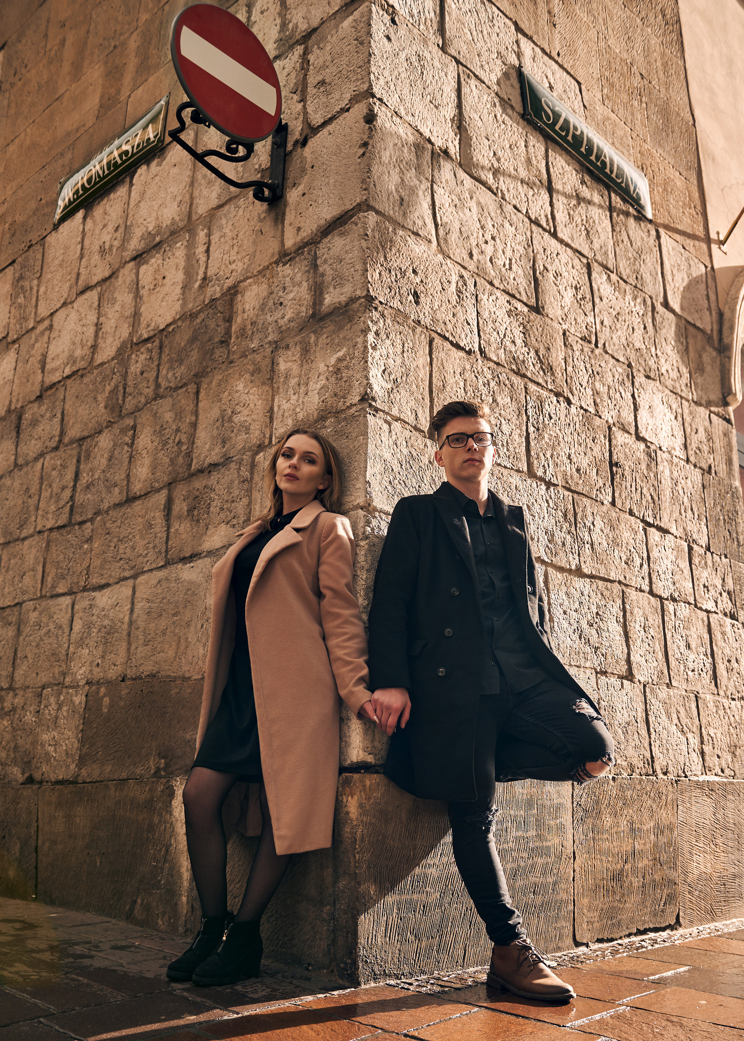 Fall romantic love story. Calgary wedding photo and video. Photographer Andrii Bielikov