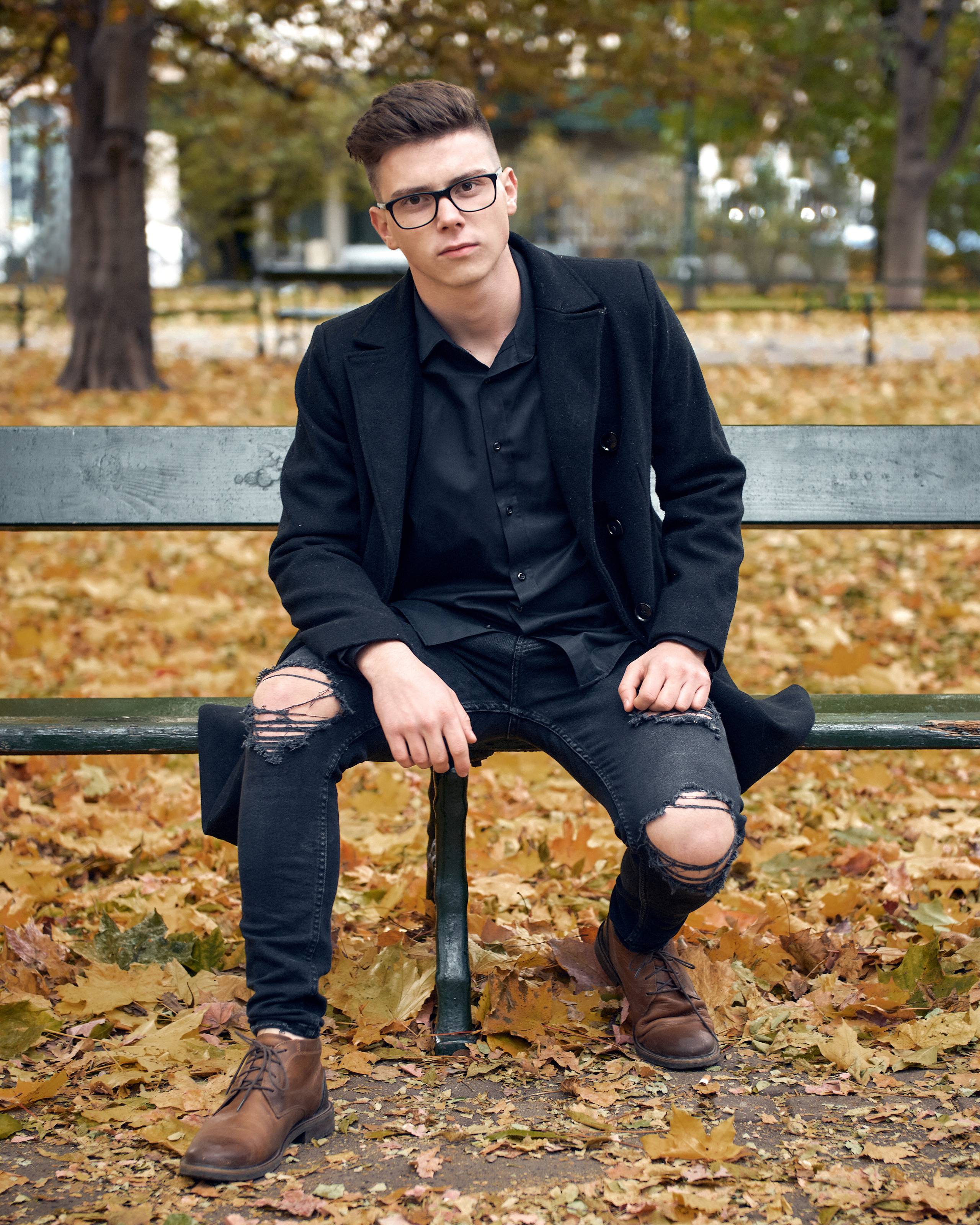 Fall romantic love story. Calgary wedding photo and video. Photographer Andrii Bielikov