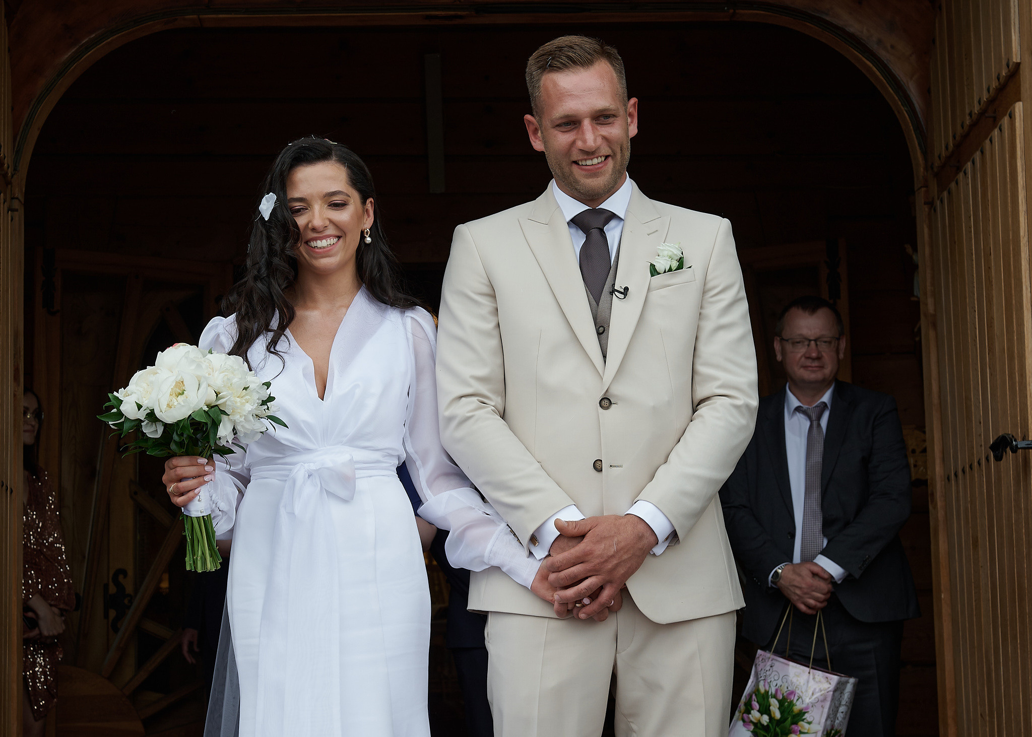 Wedding in mountains. Calgary wedding photo and video. Photographer Andrii Bielikov