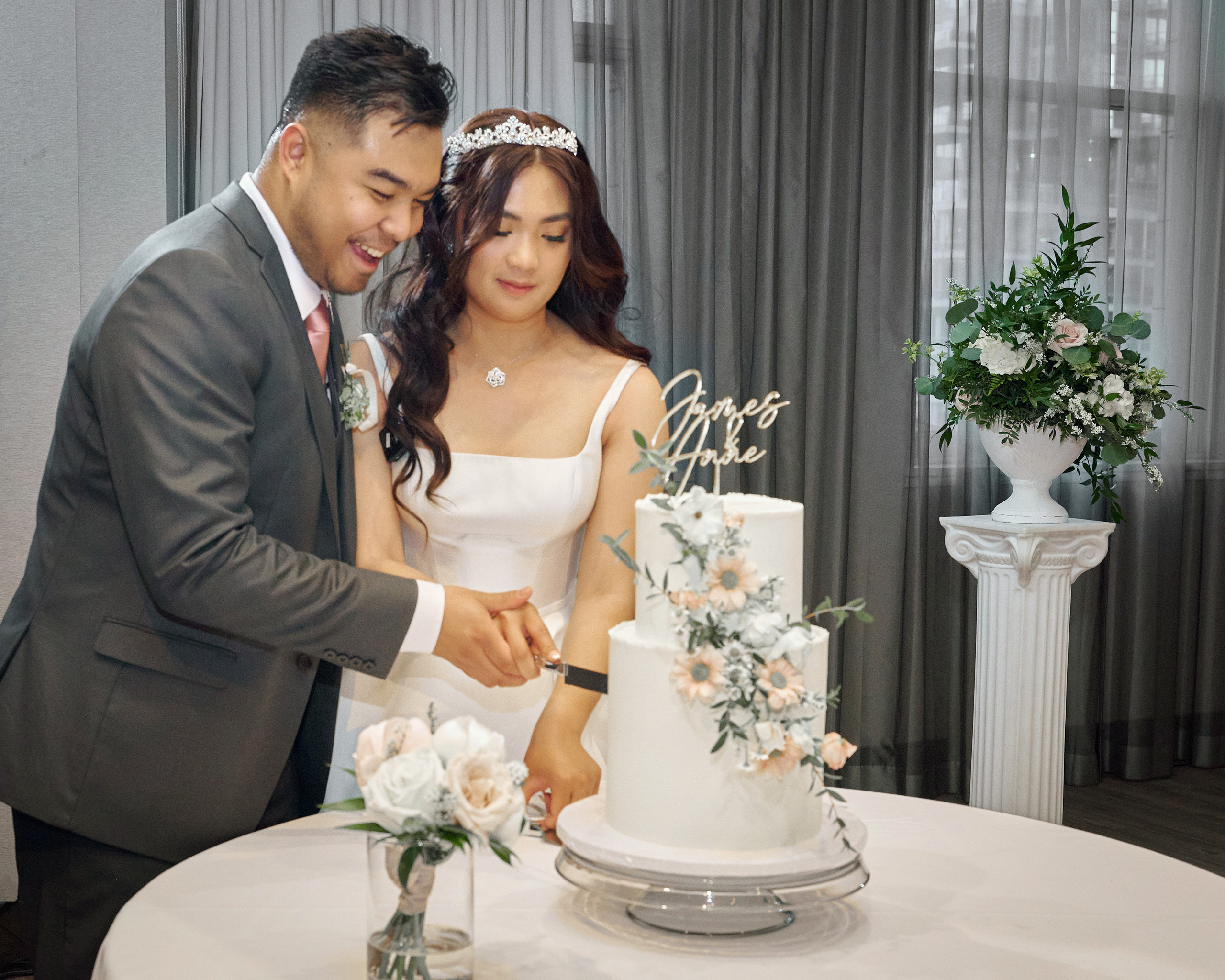 Wedding in Calgary. Calgary wedding photo and video. Photographer Andrii Bielikov