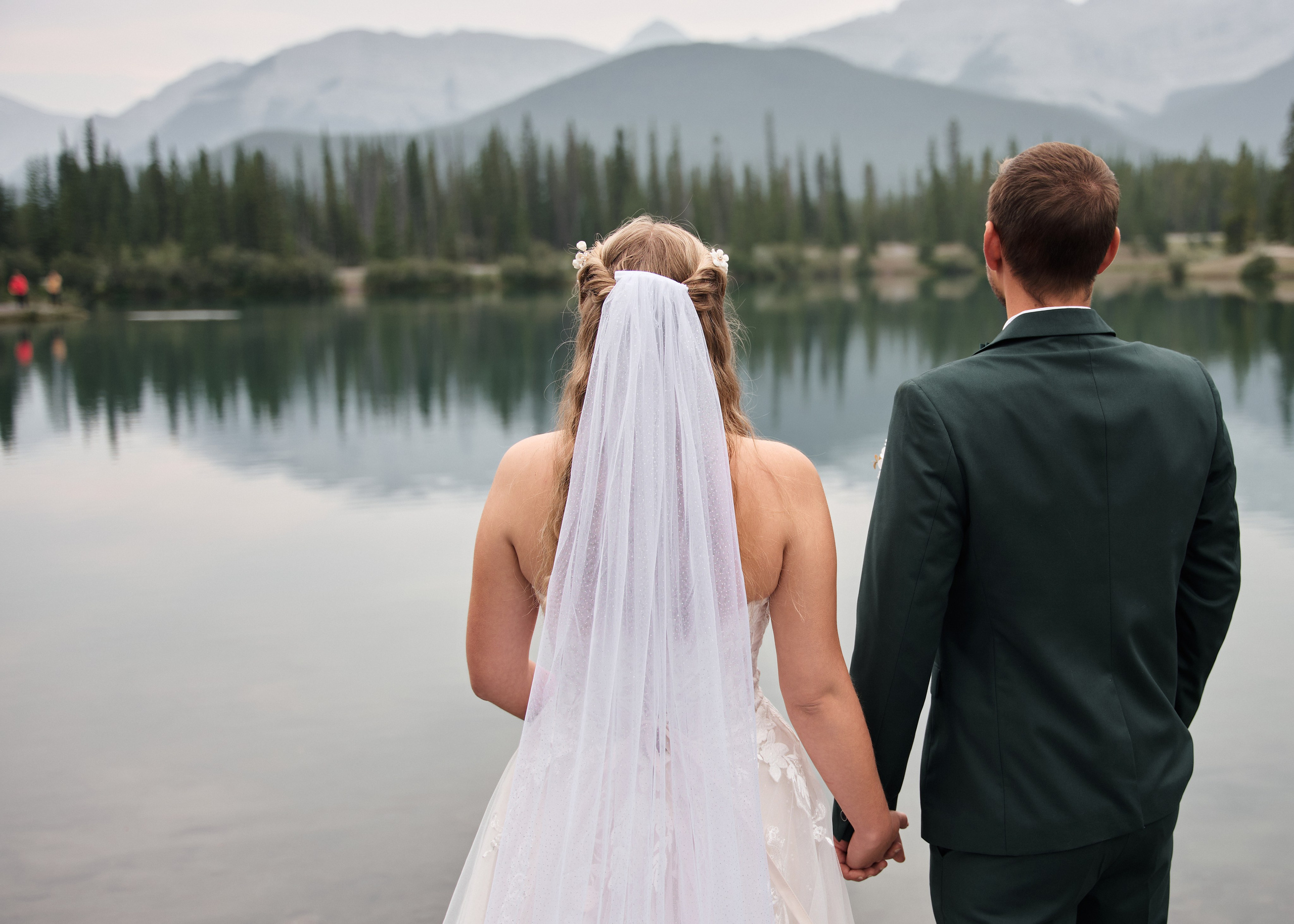Natalie&Mat. A small, intimate wedding at Forgetmenot Lake, Kananaskis Park. Calgary wedding photo and video. Photographer Andrii Bielikov
