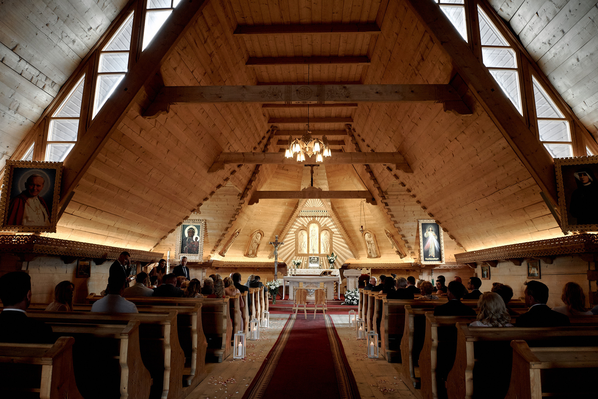 Wedding in mountains. Calgary wedding photo and video. Photographer Andrii Bielikov