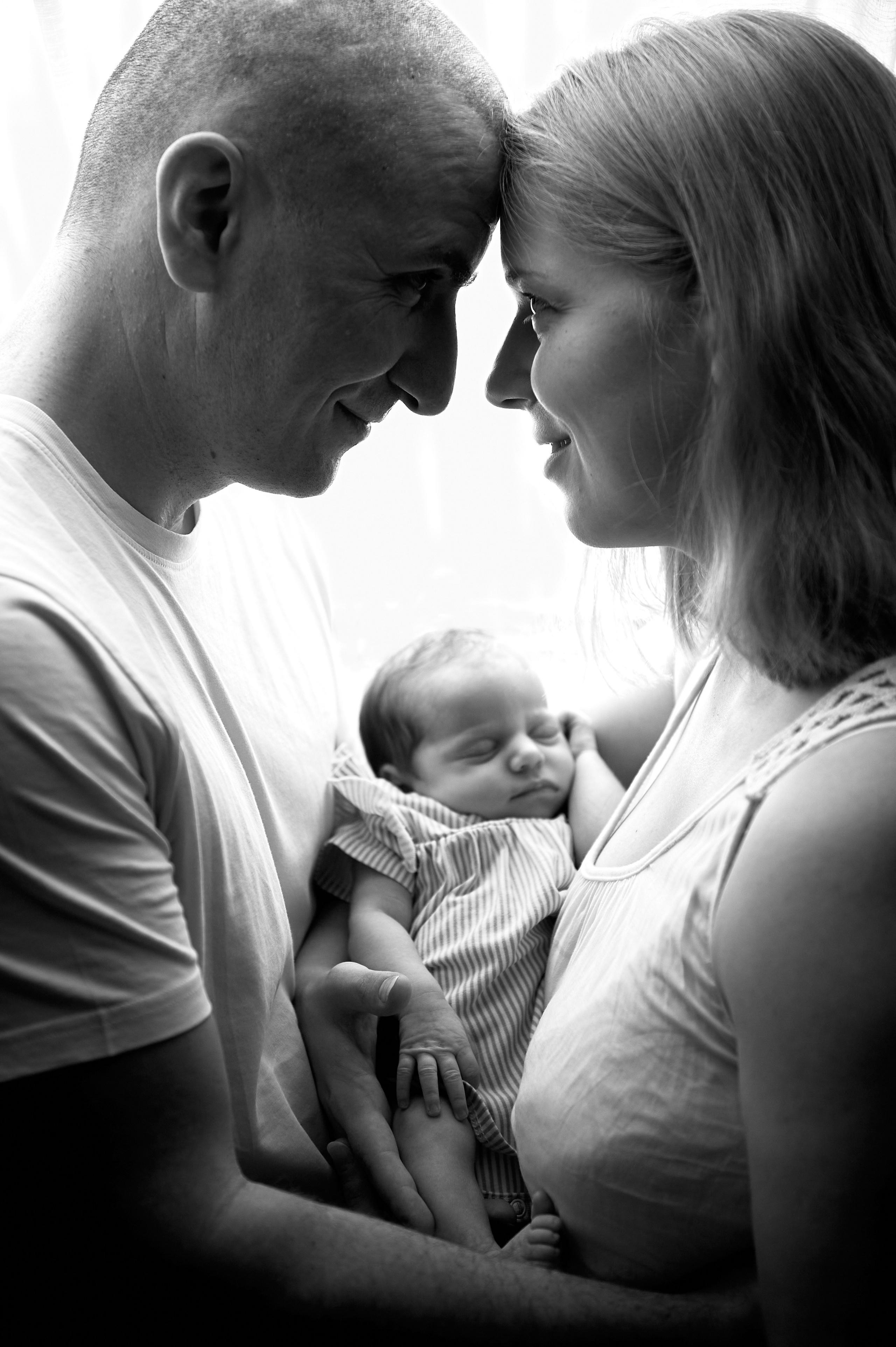 Family photo shoot. Calgary wedding photo and video. Photographer Andrii Bielikov