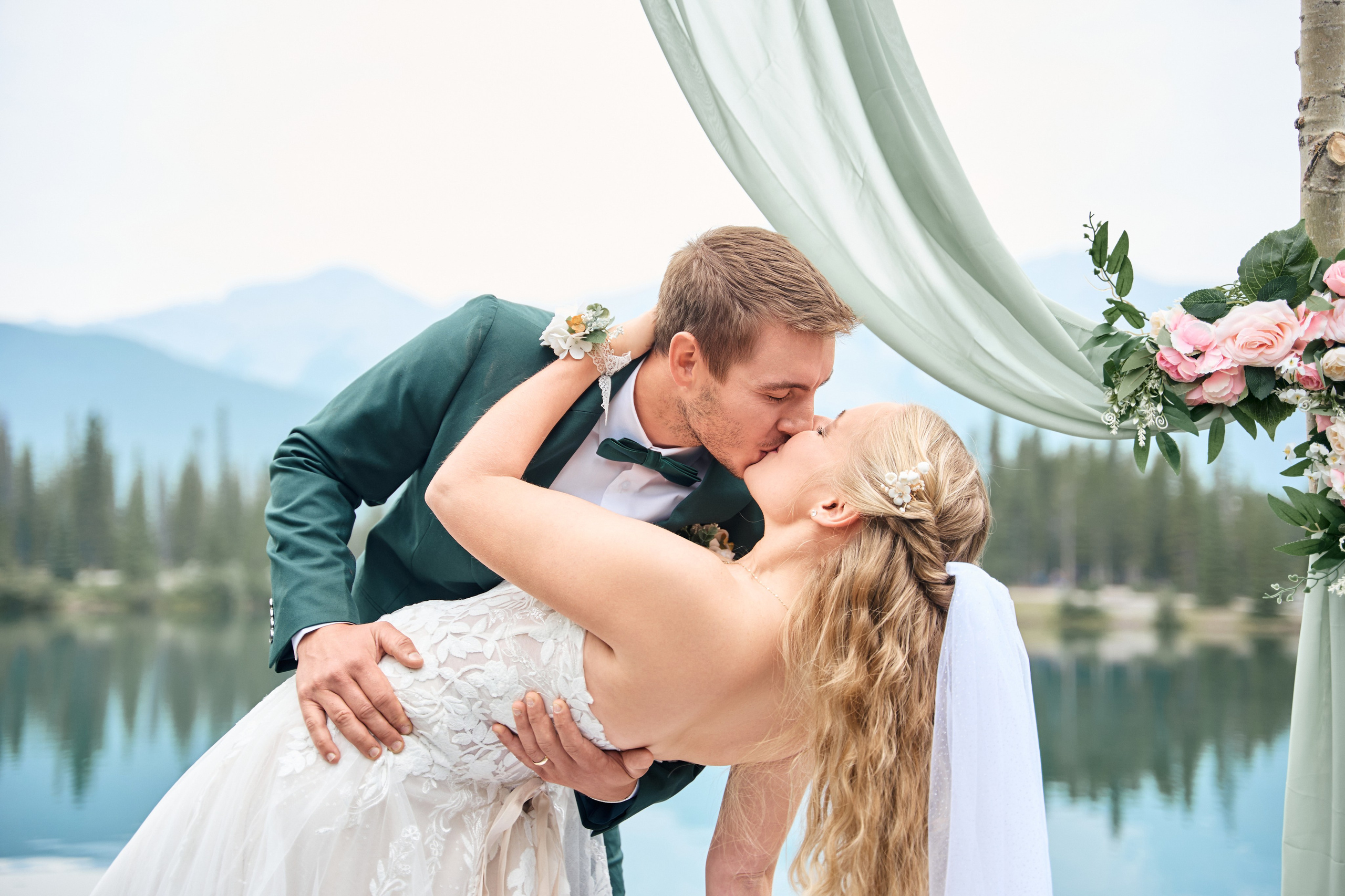 Natalie&Mat. A small, intimate wedding at Forgetmenot Lake, Kananaskis Park. Calgary wedding photo and video. Photographer Andrii Bielikov
