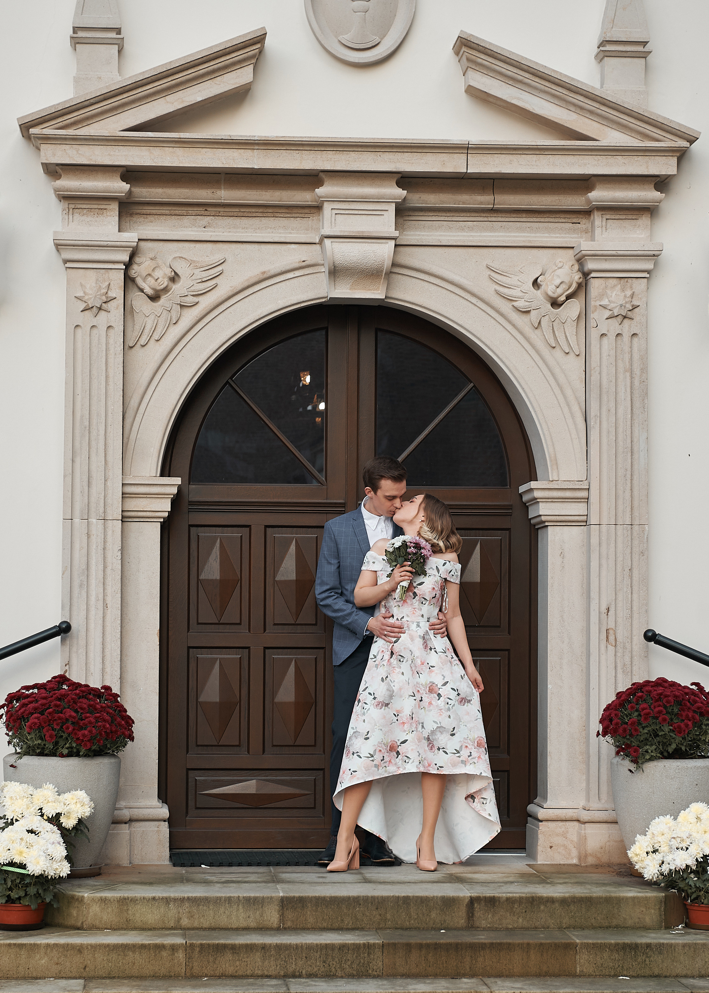 Wedding in the church. Calgary wedding photo and video. Photographer Andrii Bielikov