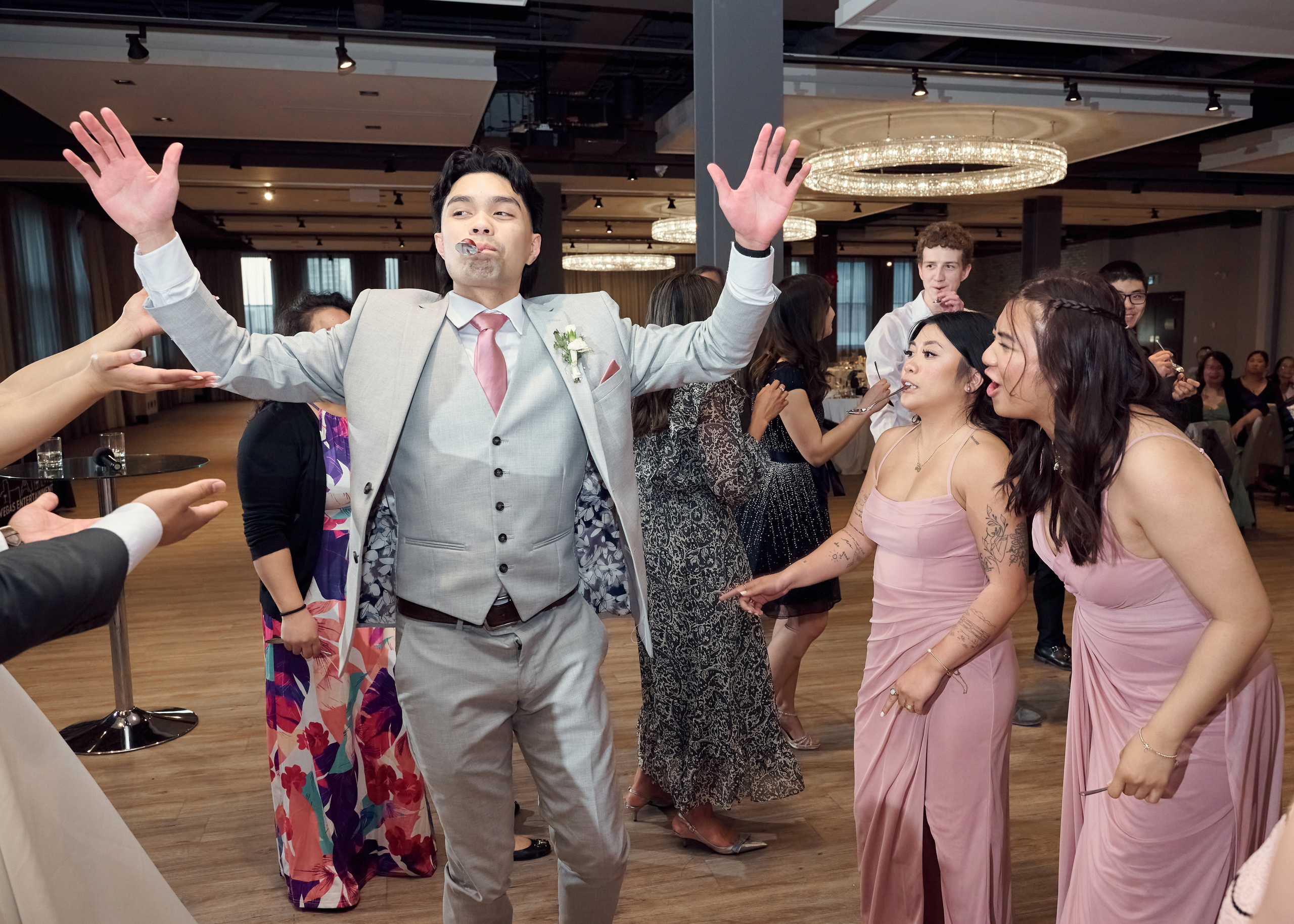 Wedding in Calgary. Calgary wedding photo and video. Photographer Andrii Bielikov