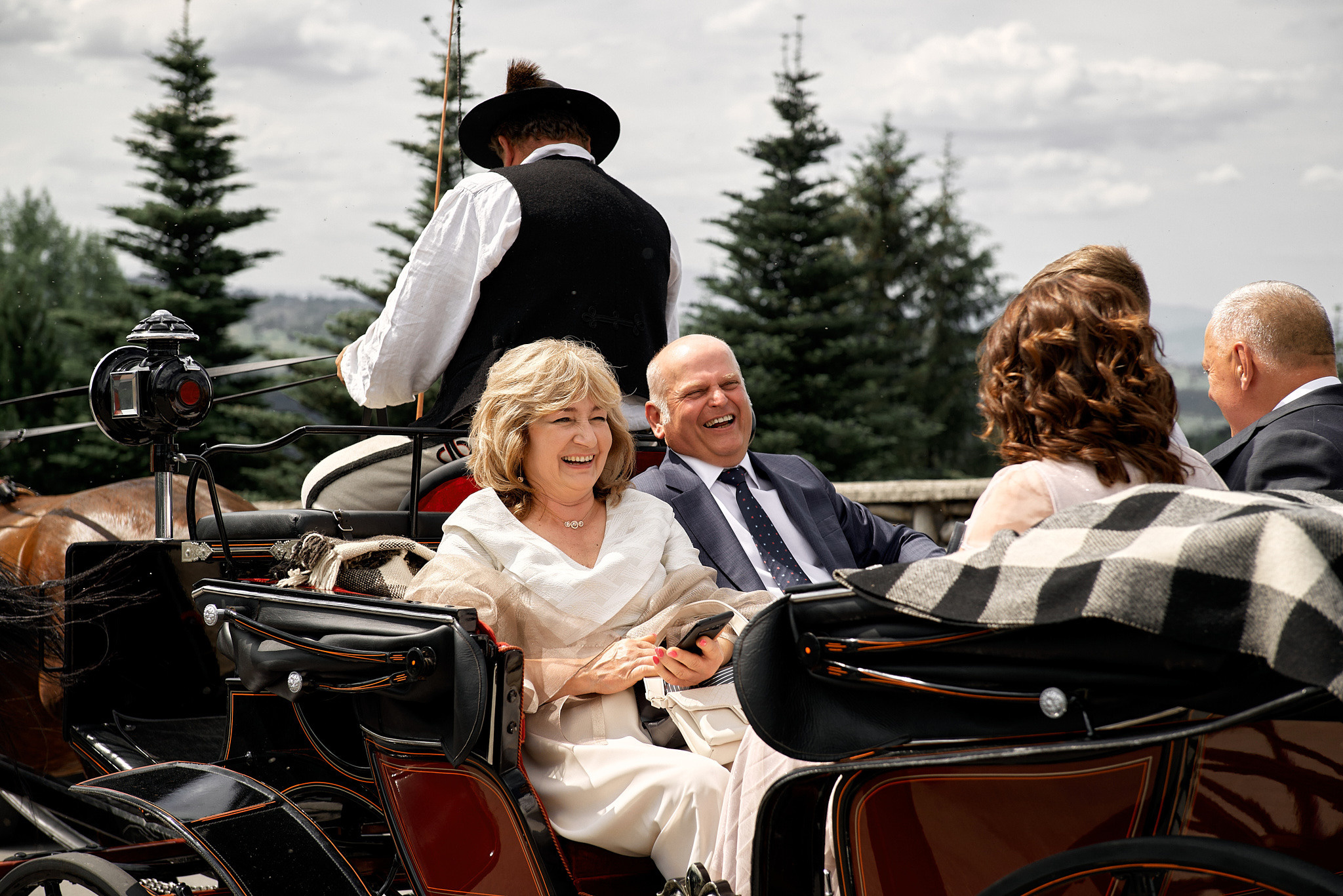 Wedding in mountains. Calgary wedding photo and video. Photographer Andrii Bielikov