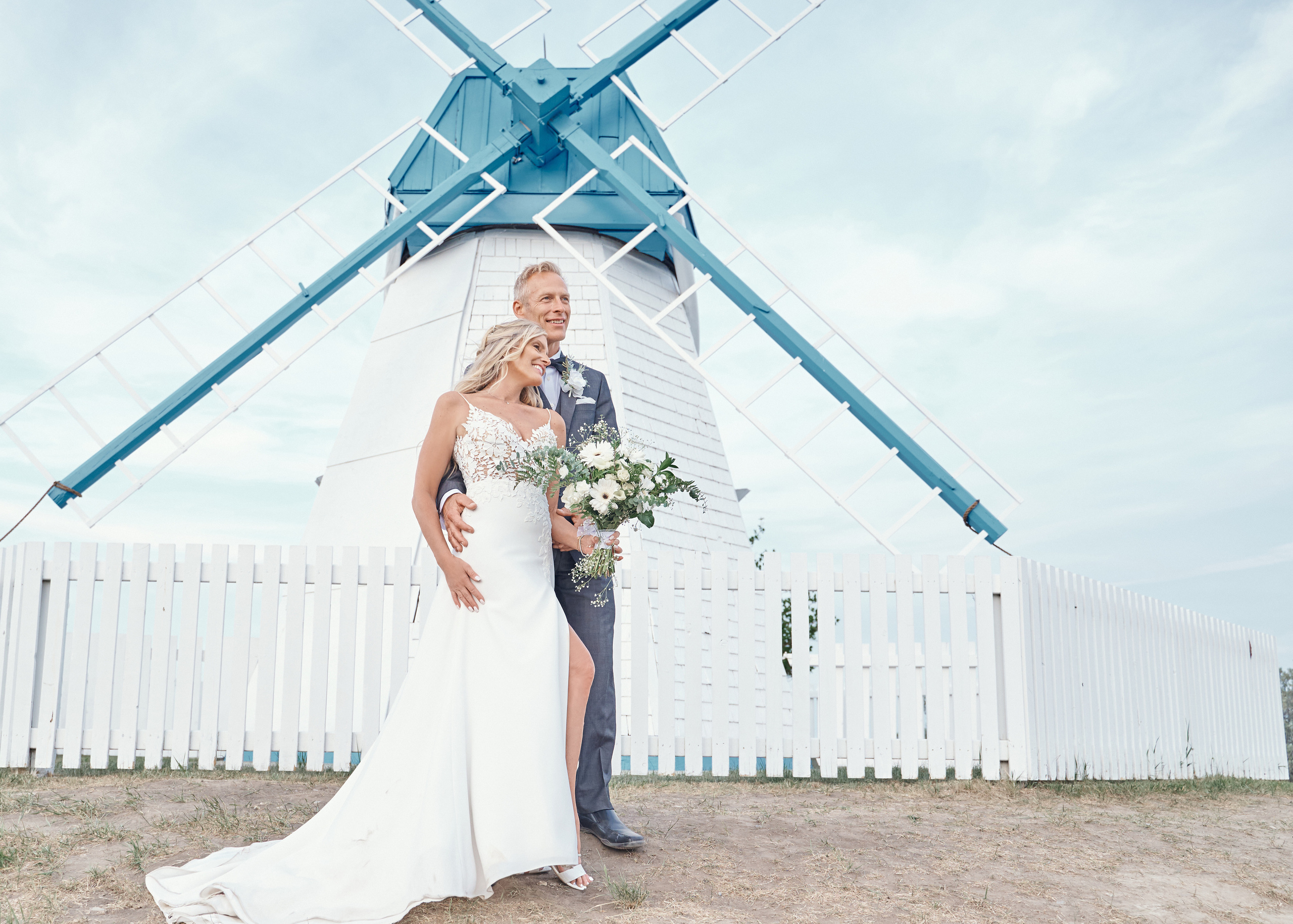 Wedding in Calgary Heritage park. Calgary wedding photo and video. Photographer Andrii Bielikov