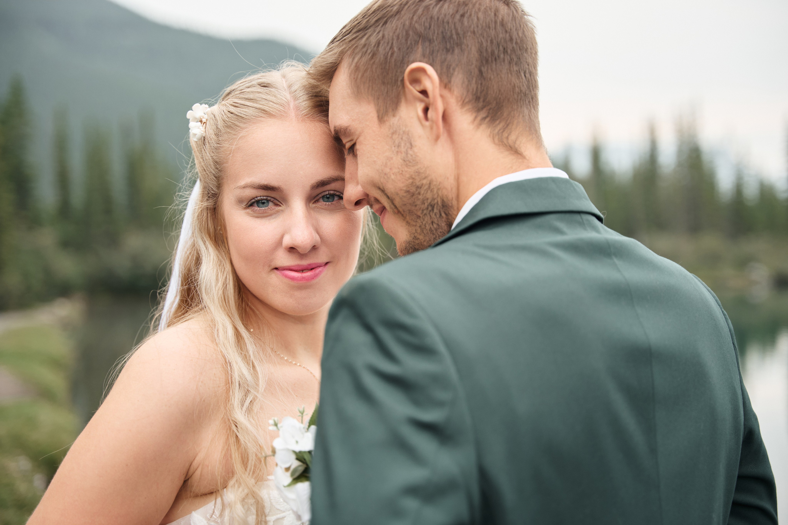 Natalie&Mat. A small, intimate wedding at Forgetmenot Lake, Kananaskis Park. Calgary wedding photo and video. Photographer Andrii Bielikov