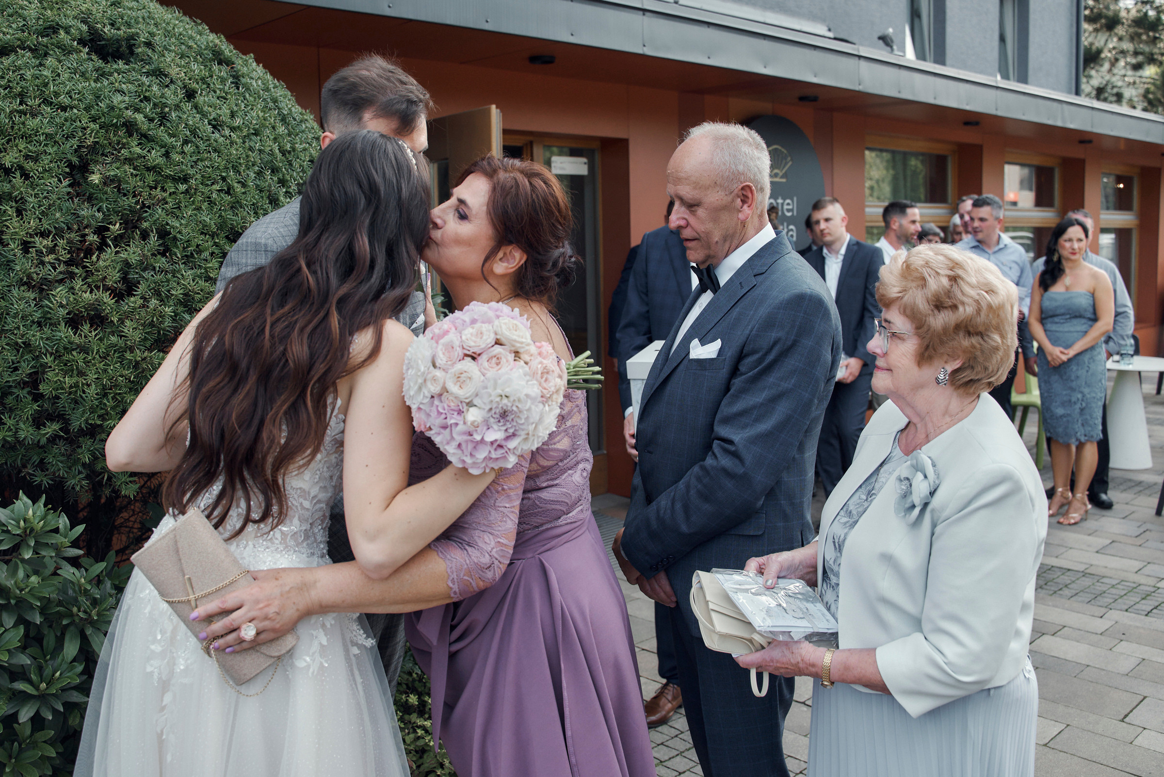 Wedding day. Calgary wedding photo and video. Photographer Andrii Bielikov