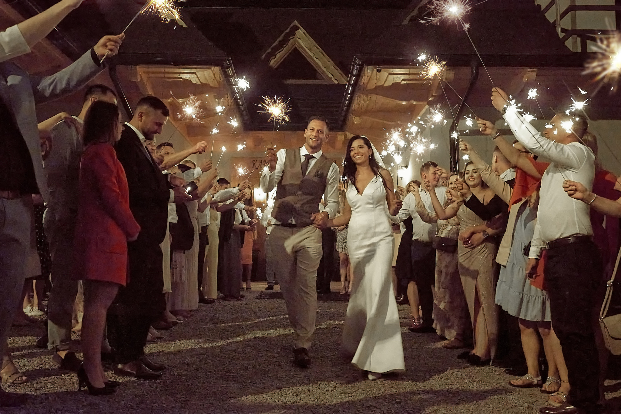 Wedding in mountains. Calgary wedding photo and video. Photographer Andrii Bielikov