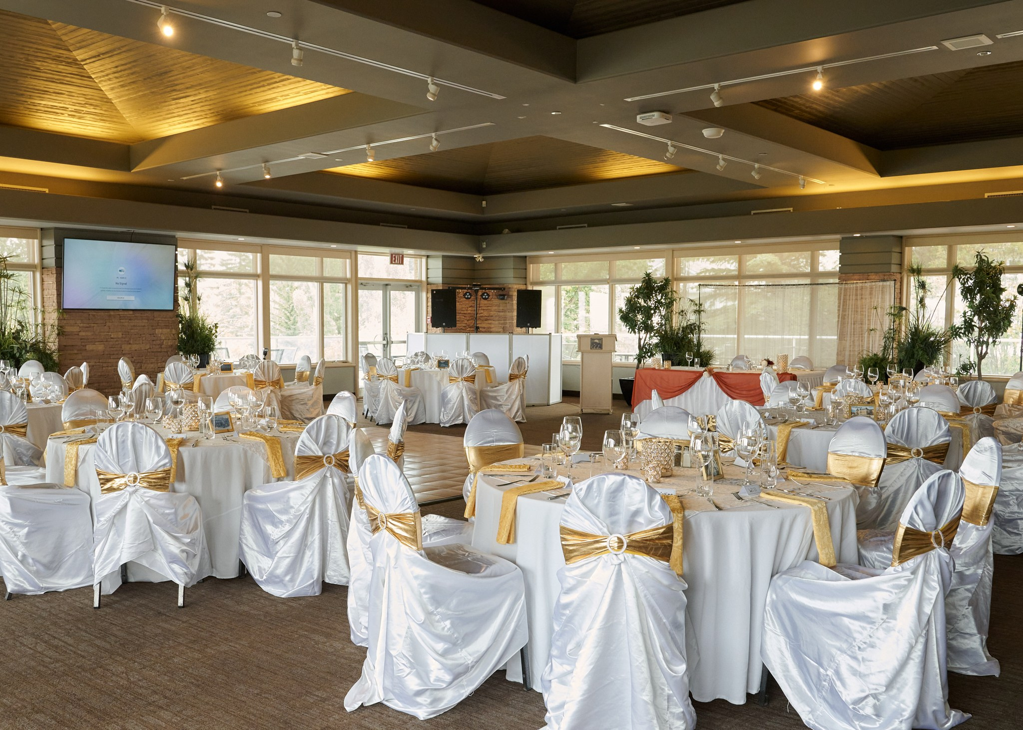 Femi & Jen. Calgary wedding photo and video. Photographer Andrii Bielikov