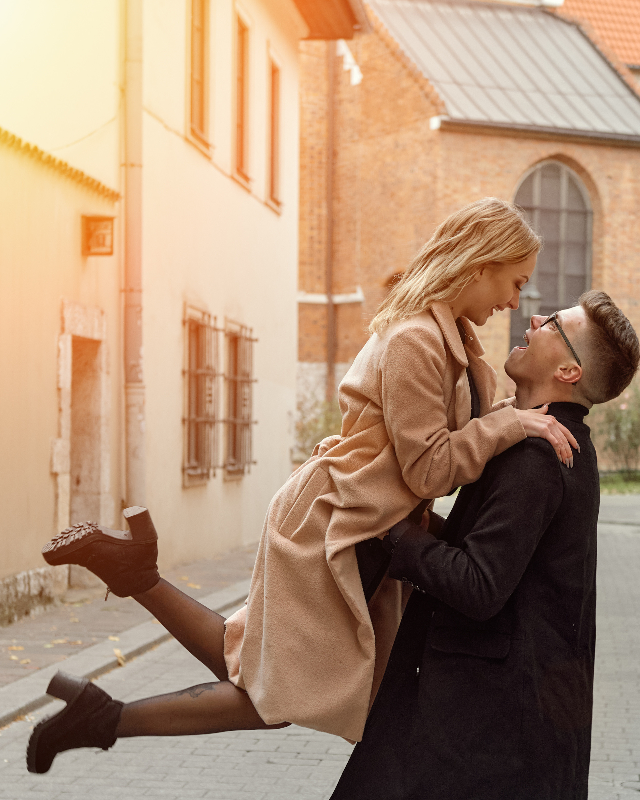 Fall romantic love story. Calgary wedding photo and video. Photographer Andrii Bielikov