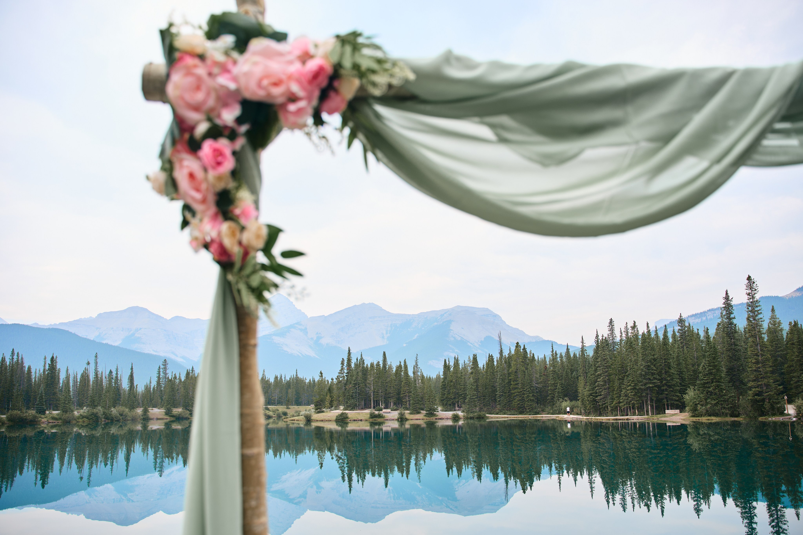 Natalie&Mat. A small, intimate wedding at Forgetmenot Lake, Kananaskis Park. Calgary wedding photo and video. Photographer Andrii Bielikov