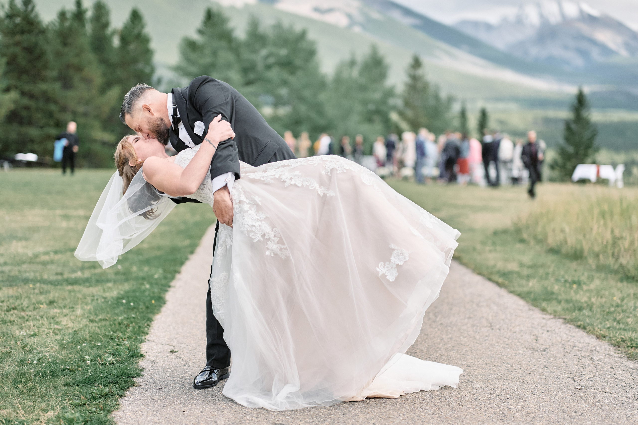 Benjamin&Courtney. Wedding in Kananaskis Park. Calgary wedding photo and video. Photographer Andrii Bielikov