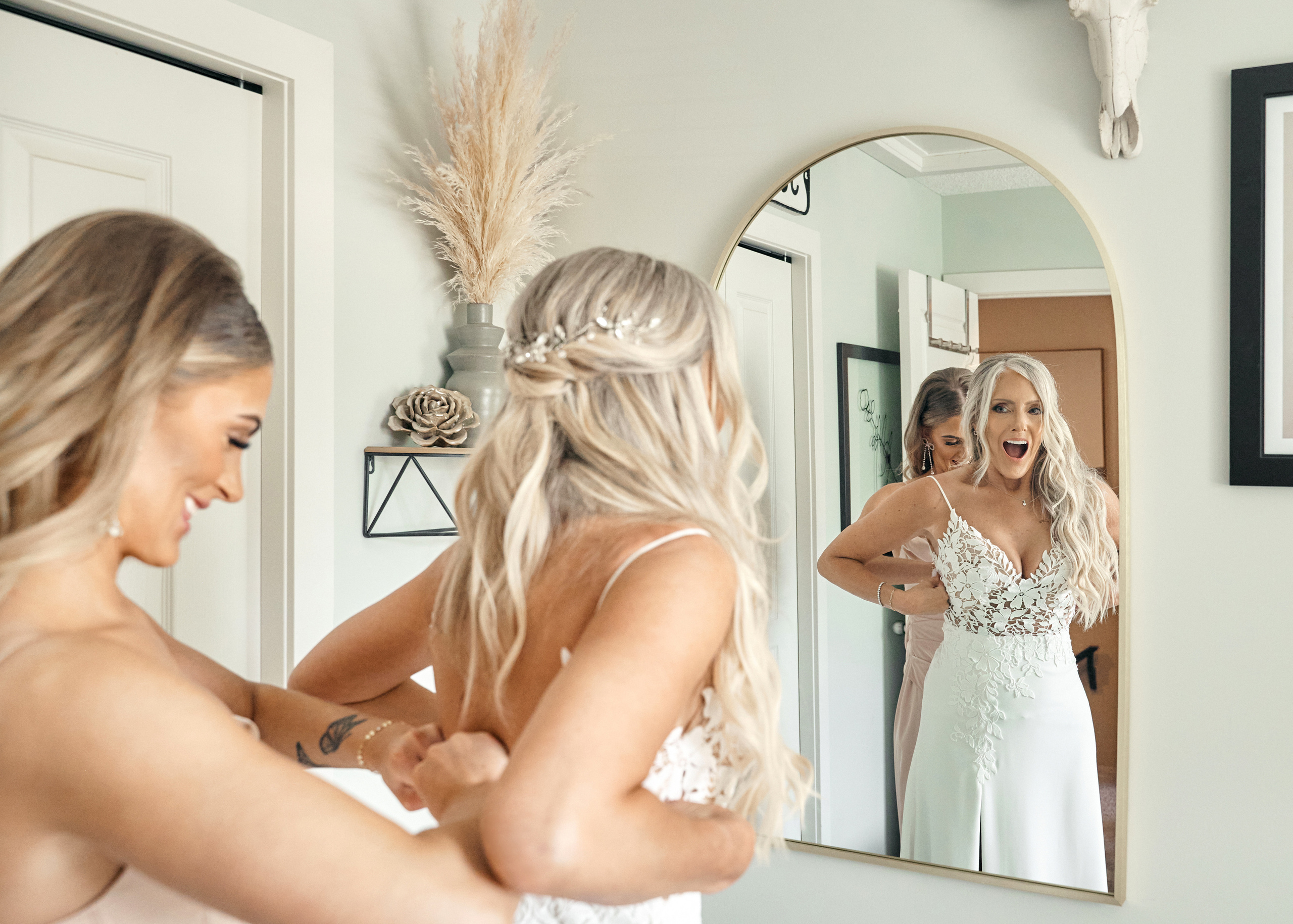 Wedding in Calgary Heritage park. Calgary wedding photo and video. Photographer Andrii Bielikov