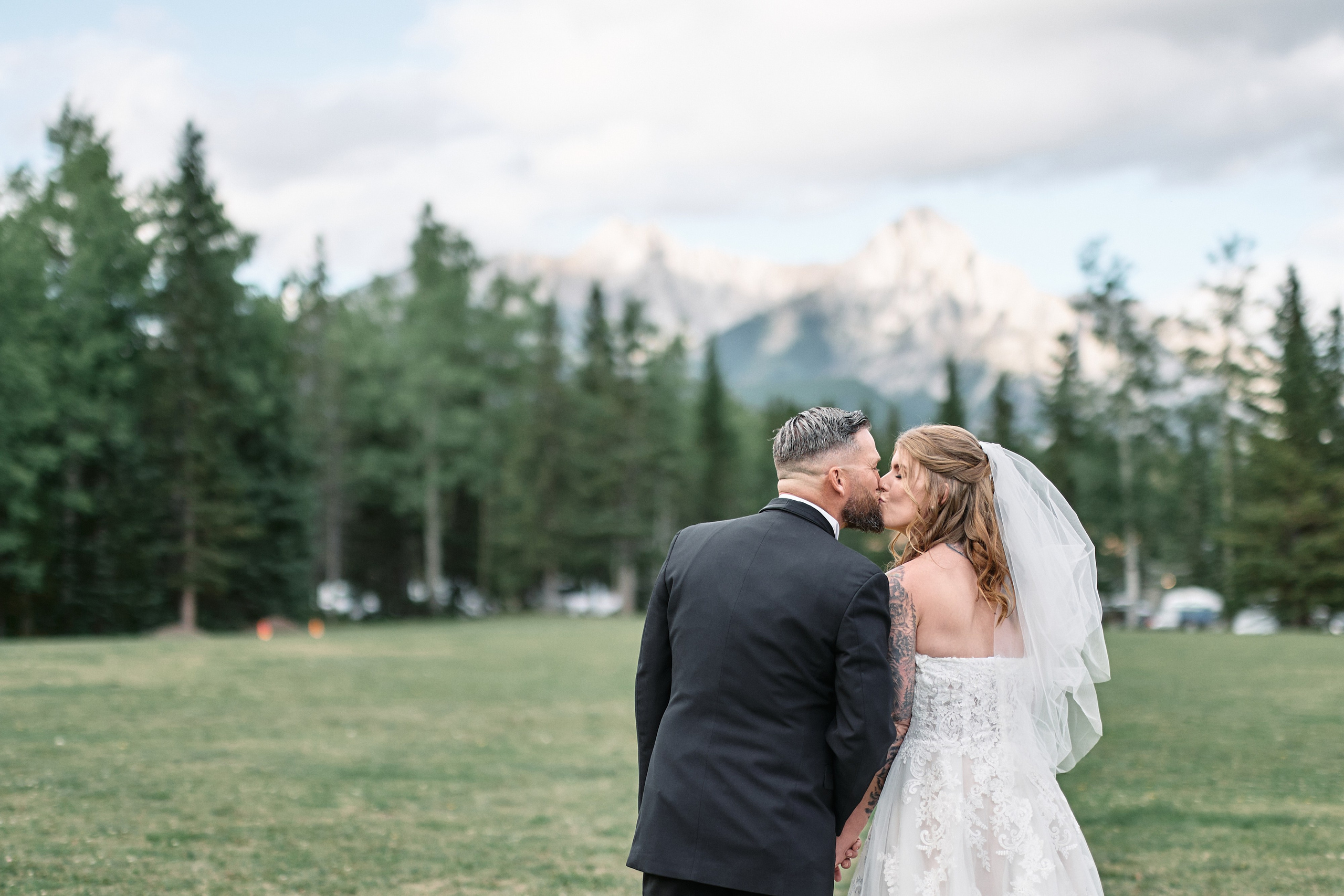 Benjamin&Courtney. Wedding in Kananaskis Park. Calgary wedding photo and video. Photographer Andrii Bielikov