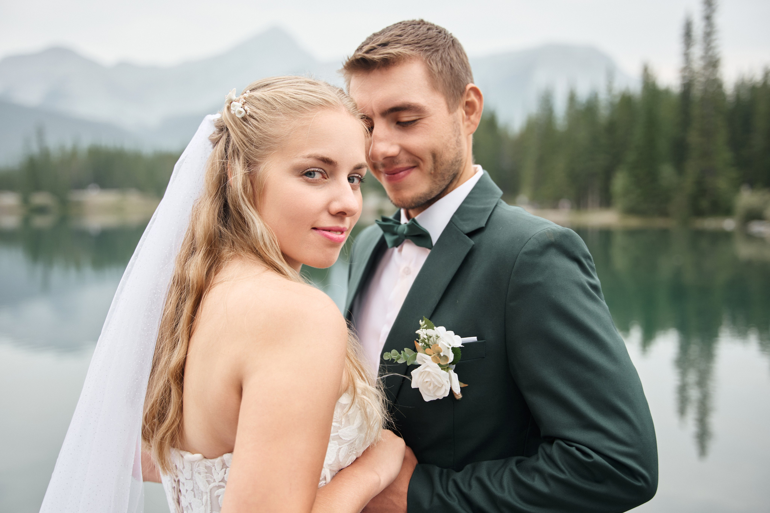 Natalie&Mat. A small, intimate wedding at Forgetmenot Lake, Kananaskis Park. Calgary wedding photo and video. Photographer Andrii Bielikov