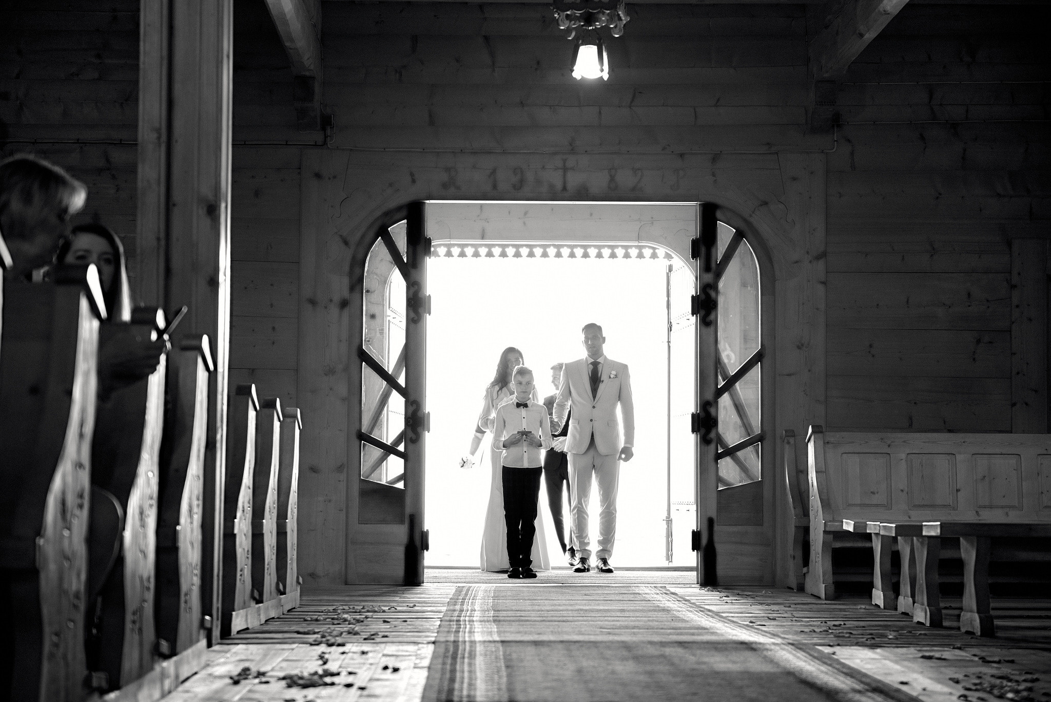 Wedding in mountains. Calgary wedding photo and video. Photographer Andrii Bielikov