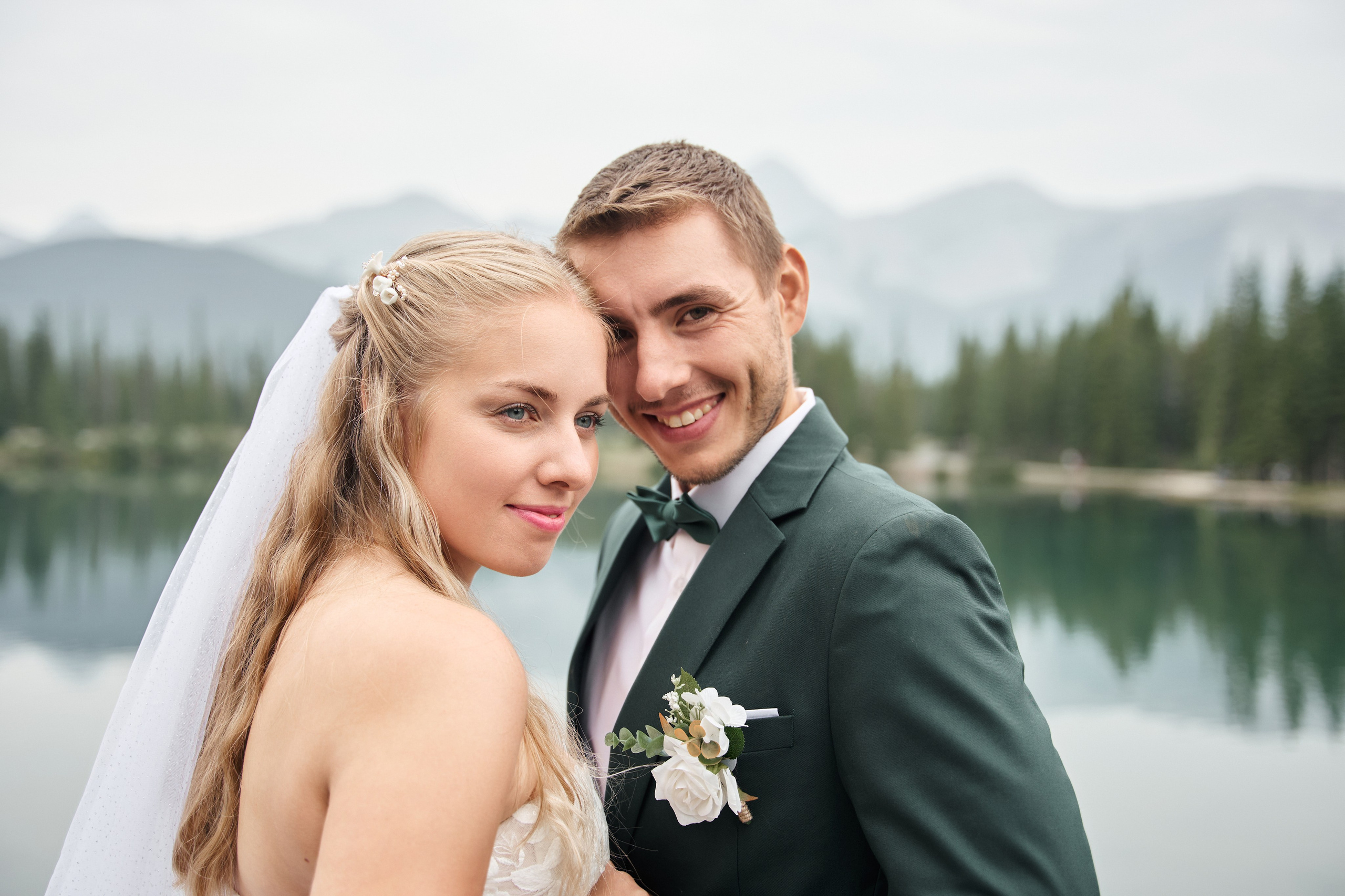 Natalie&Mat. A small, intimate wedding at Forgetmenot Lake, Kananaskis Park. Calgary wedding photo and video. Photographer Andrii Bielikov