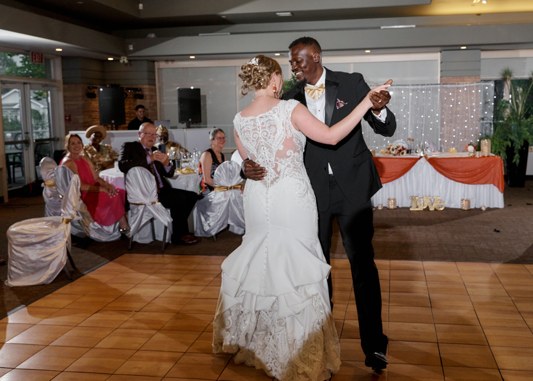 Femi & Jen. Calgary wedding photo and video. Photographer Andrii Bielikov