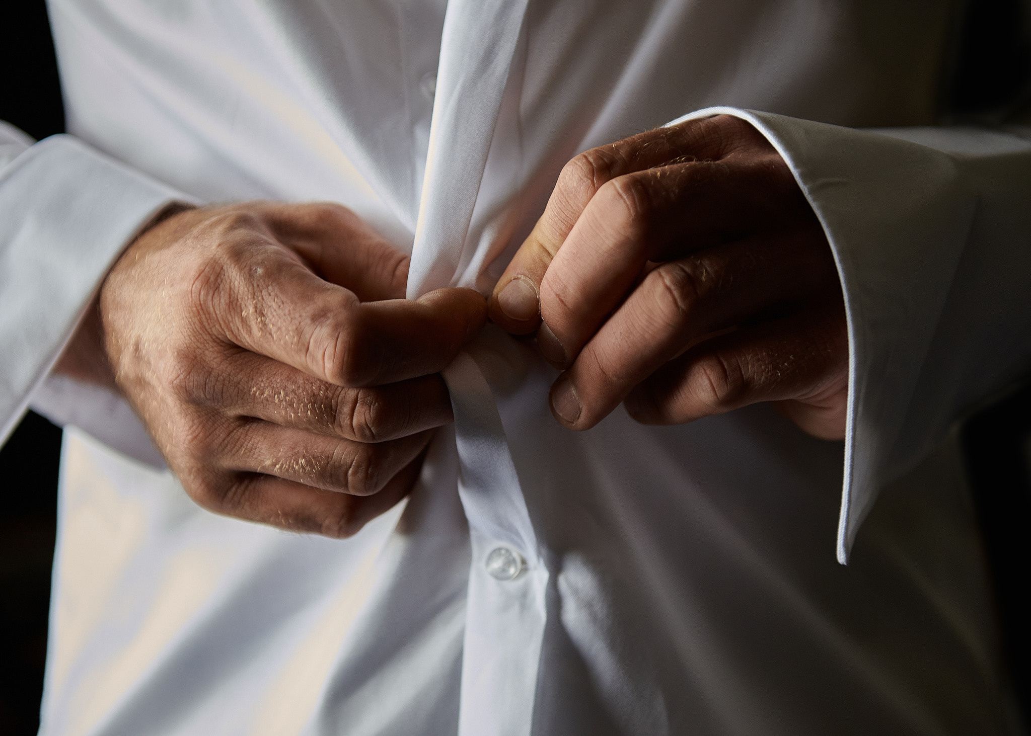 Wedding in mountains. Calgary wedding photo and video. Photographer Andrii Bielikov