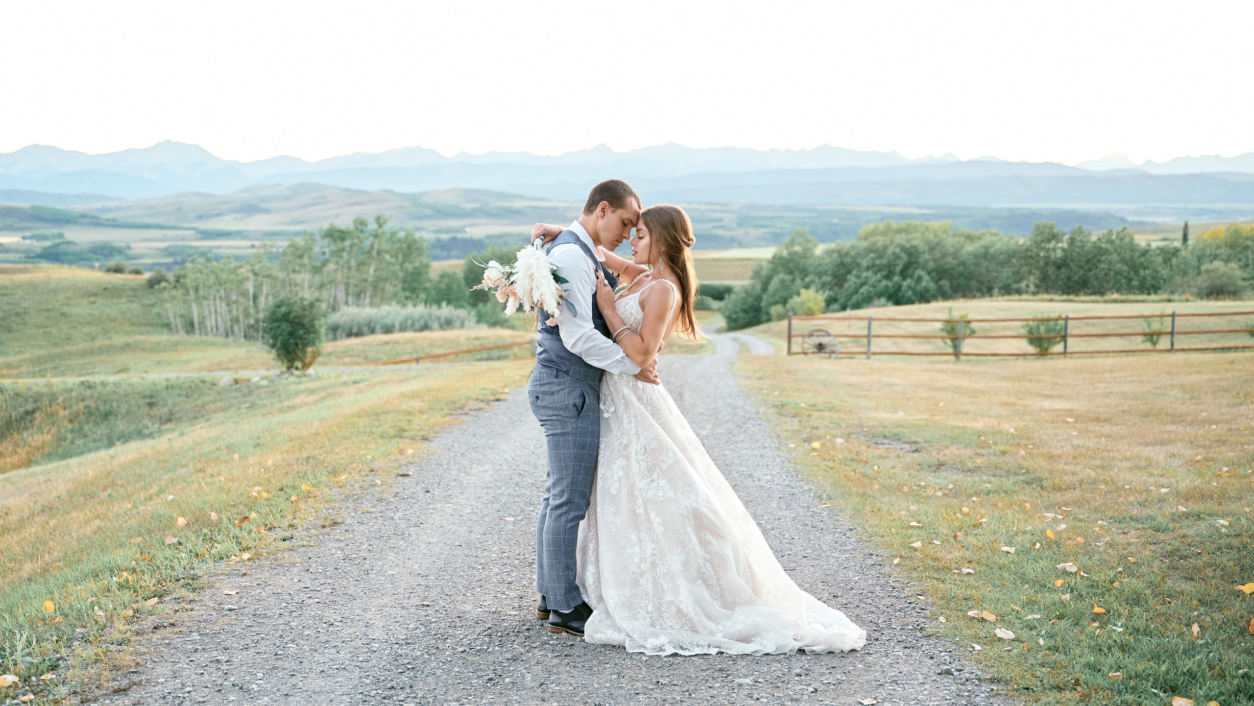 Weddings. Calgary wedding photo and video. Photographer Andrii Bielikov