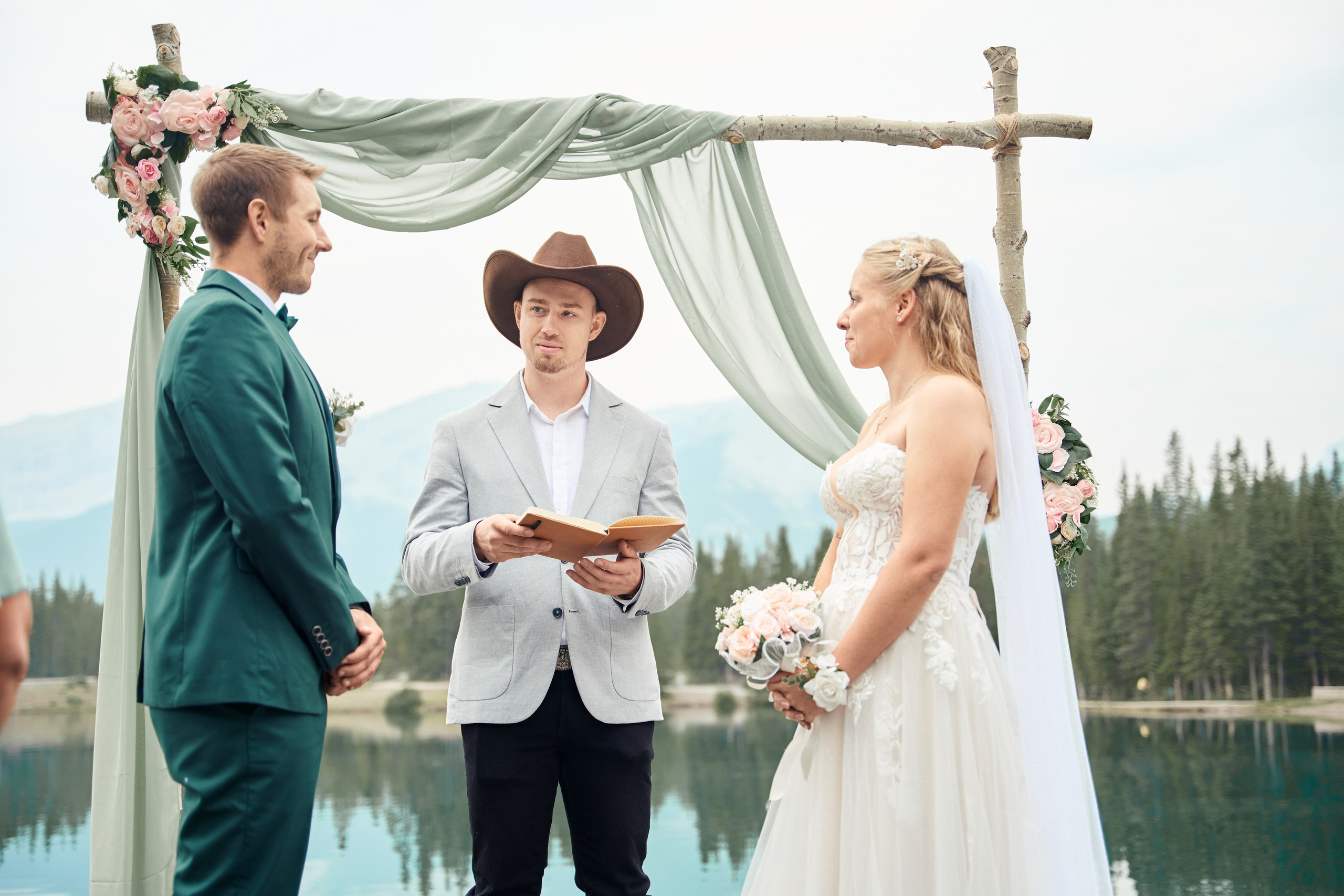 Natalie&Mat. A small, intimate wedding at Forgetmenot Lake, Kananaskis Park. Calgary wedding photo and video. Photographer Andrii Bielikov