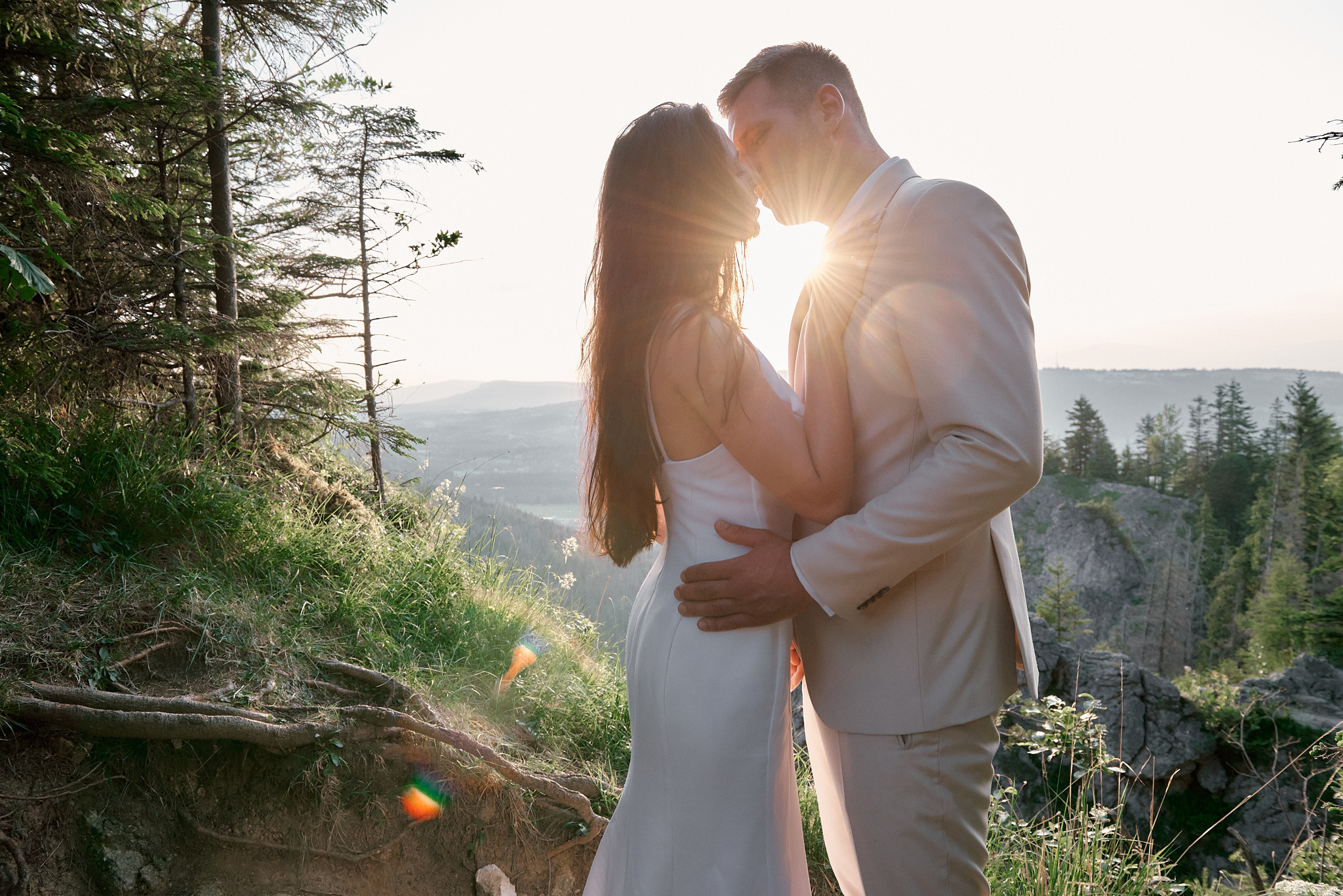 Wedding in mountains. Calgary wedding photo and video. Photographer Andrii Bielikov