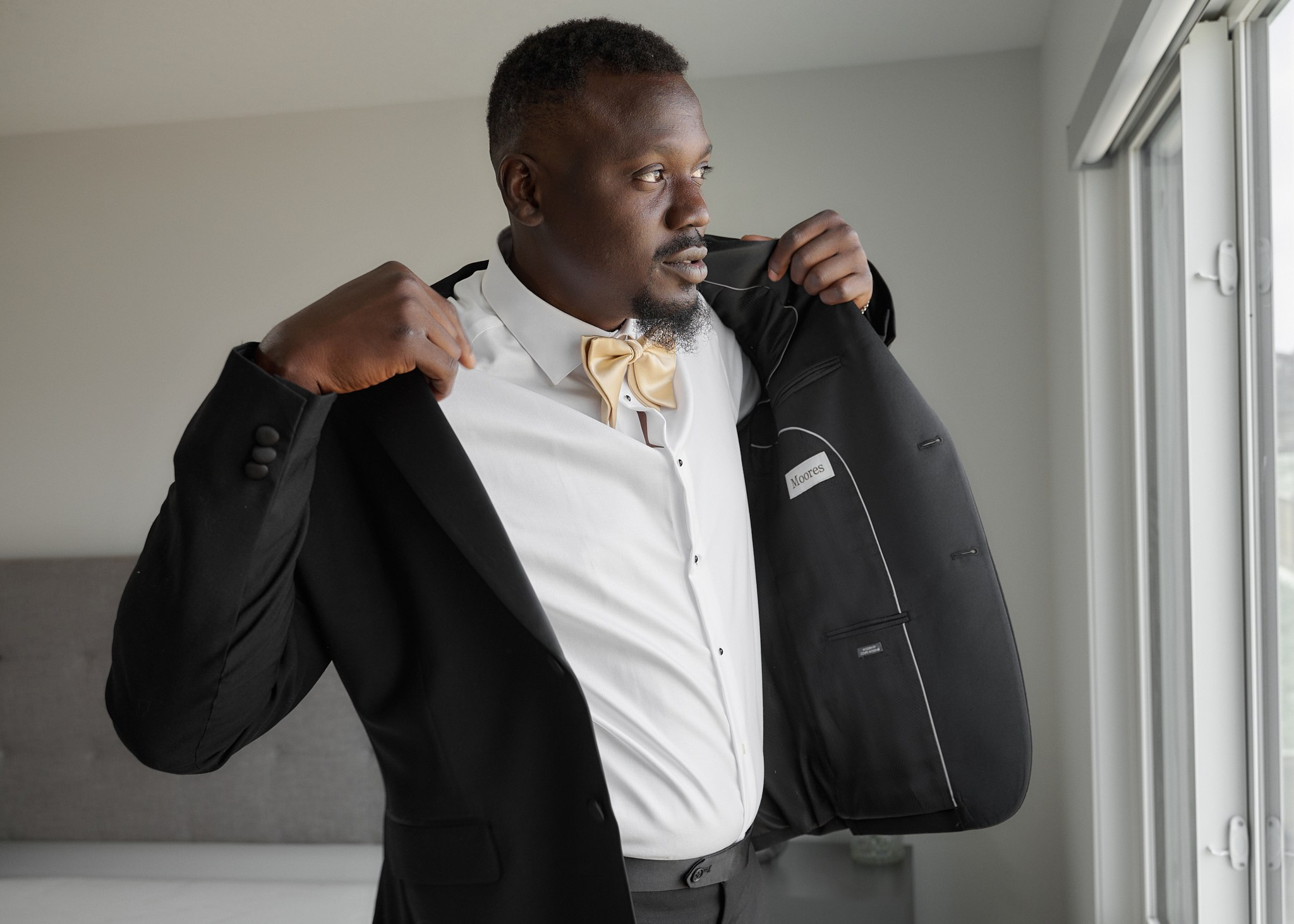 Femi & Jen. Calgary wedding photo and video. Photographer Andrii Bielikov